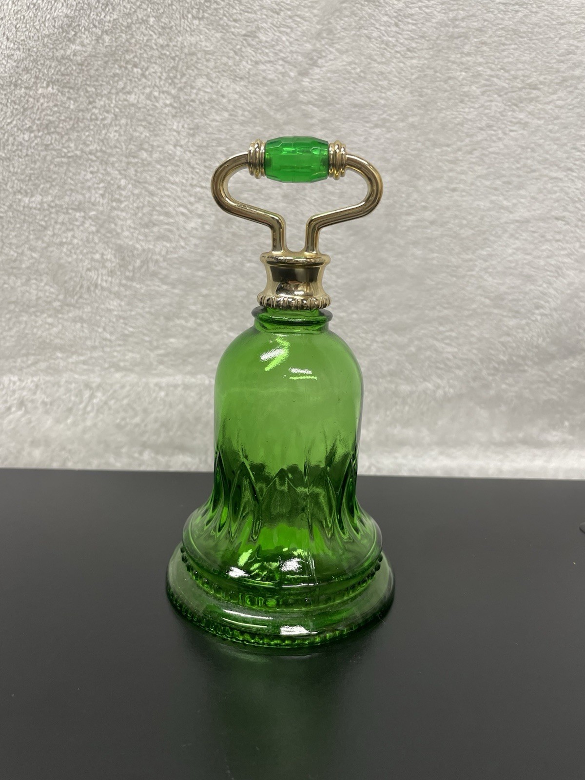 Avon Cape Cod 1978 Emerald Green Glass Bell Bottle, 6” Tall, Decorative