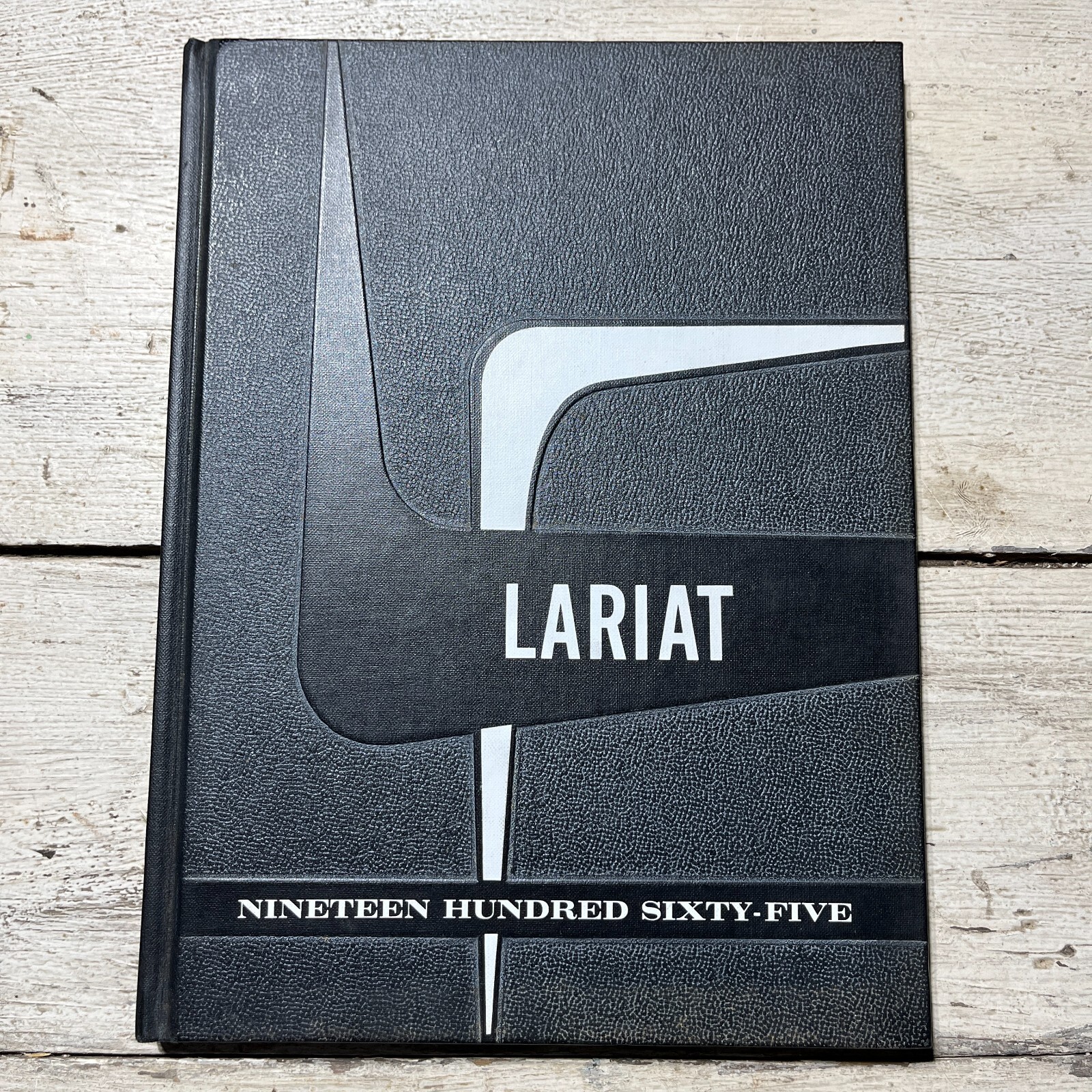 1965 THE LARIAT YEARBOOK - PETTISVILLE HIGH SCHOOL - PETTISVILLE OHIO - Nice