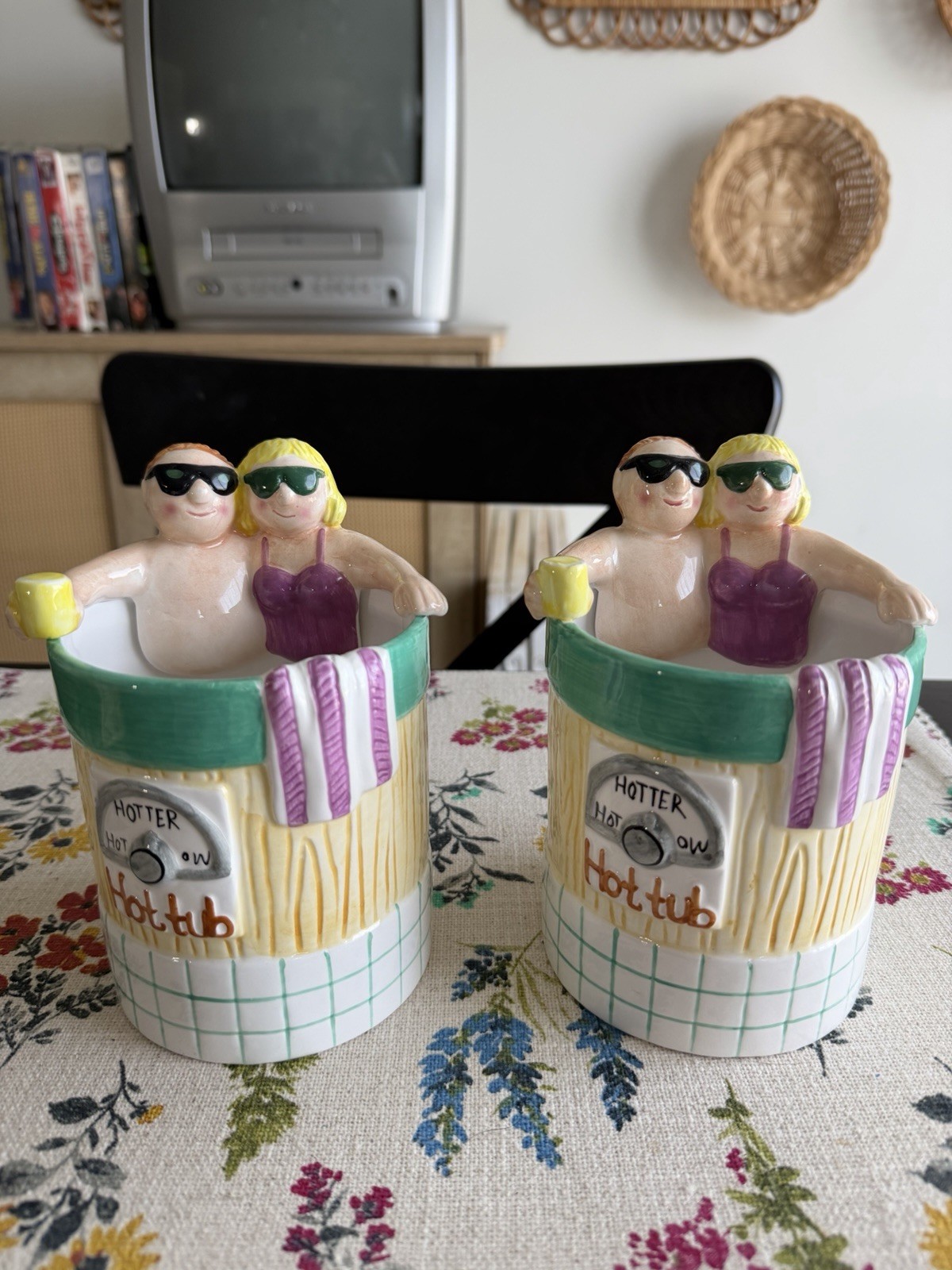 Lotus Vintage 1997 Hot Hotter Hot Tub Cup Ceramic Novelty Retro Kitsch Couple