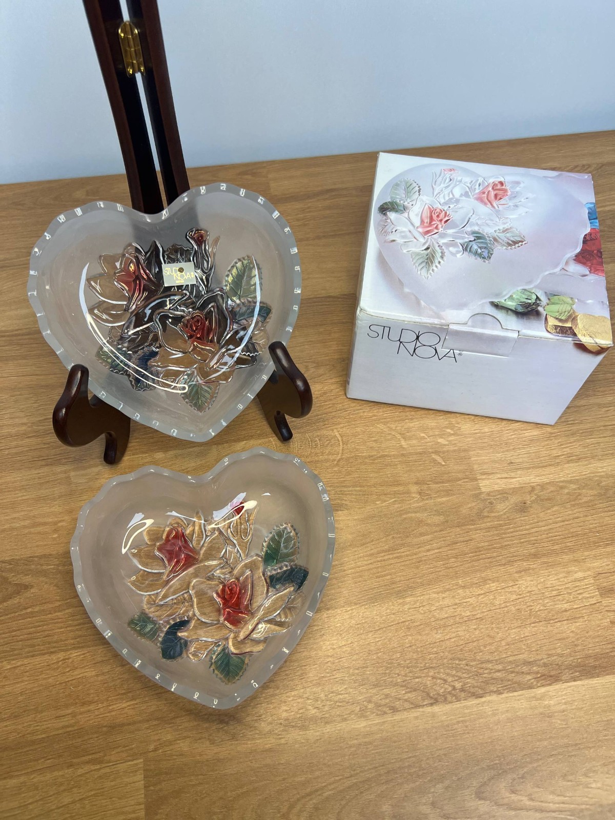 Vintage Studio Nova Festive Flower WY300/501 Covered Heart Dish Box Glass Japan