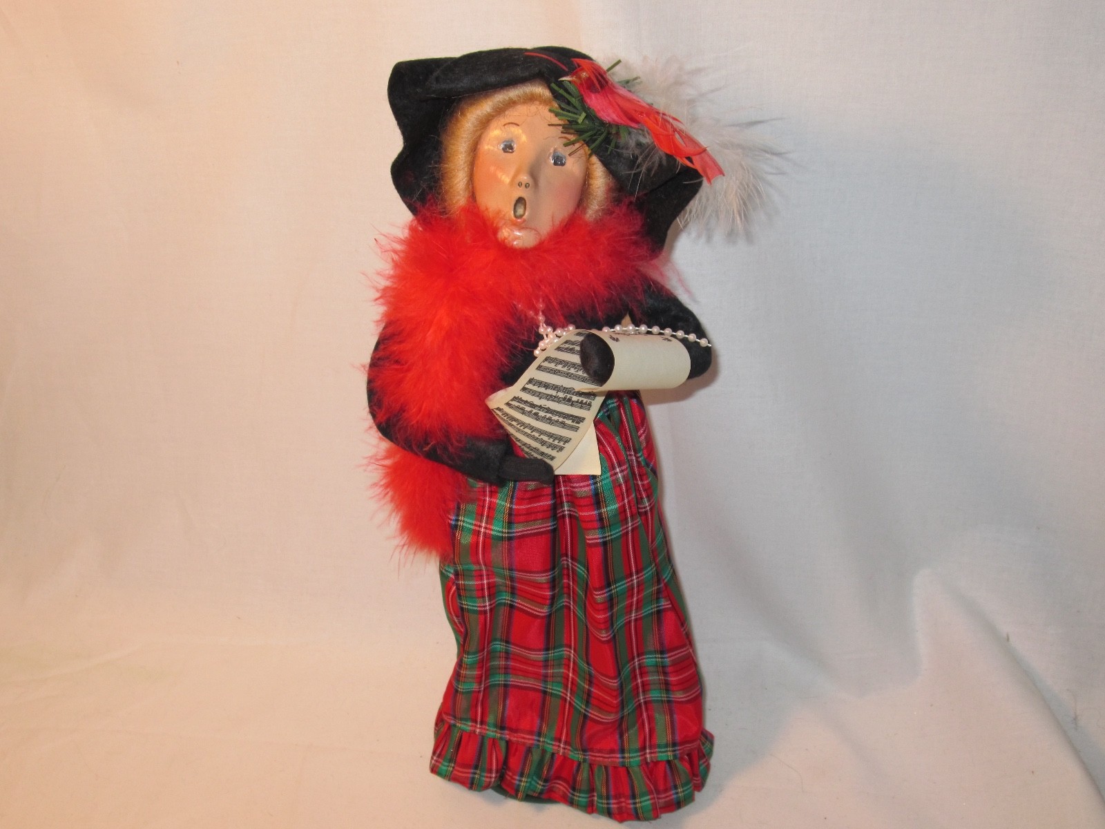 Byers Choice 1996 Elegant Actress with Music