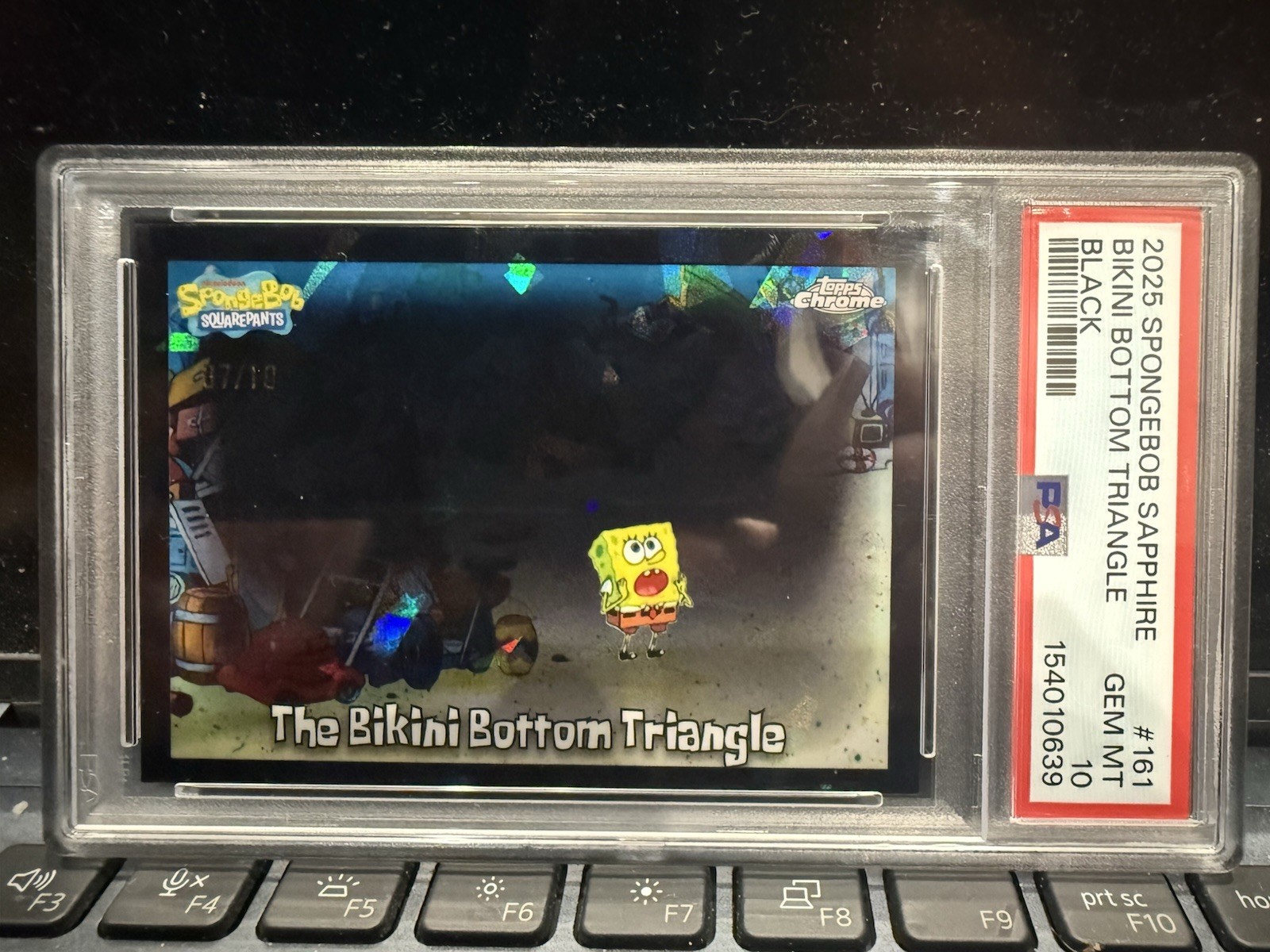 2025 Topps Chrome SpongeBob Sapphire The Bikini Bottom Triangle Black 7 /10