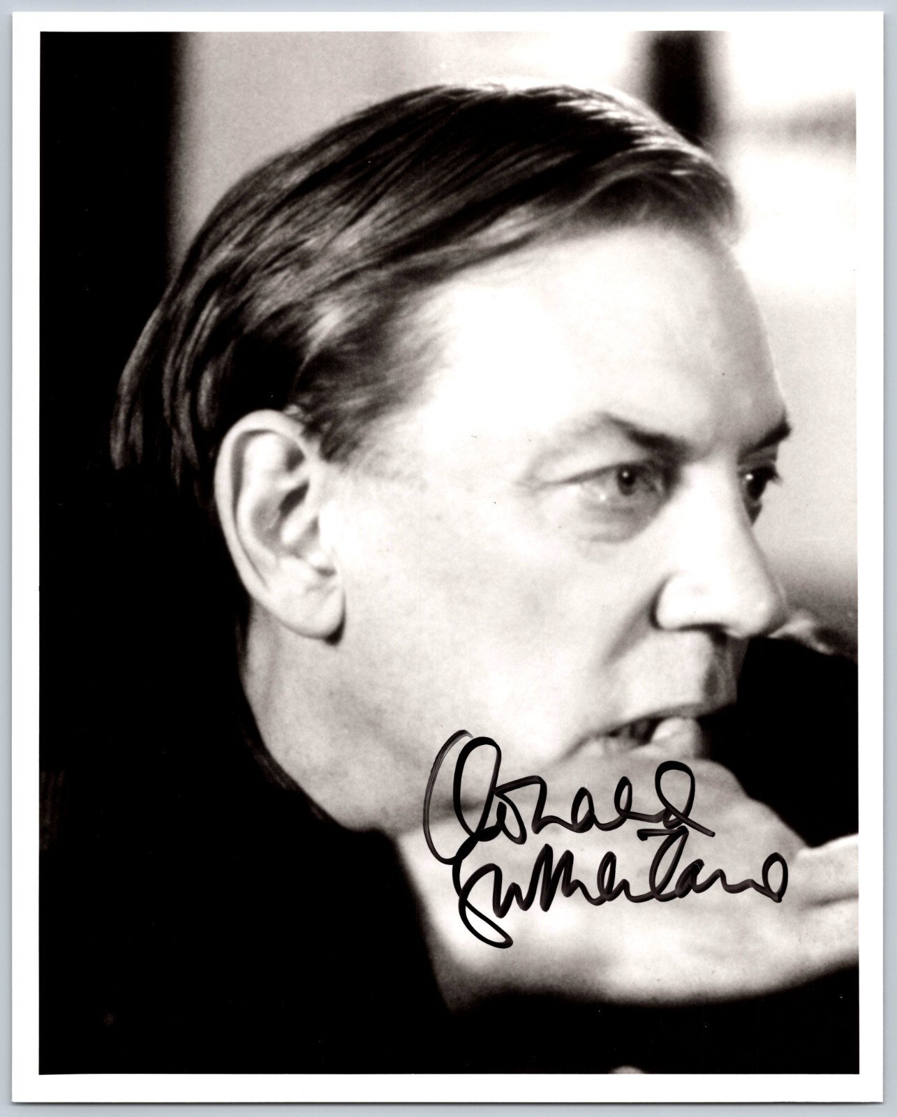 Donald Sutherland Hand Signed 8 x 10 Inch Photo
