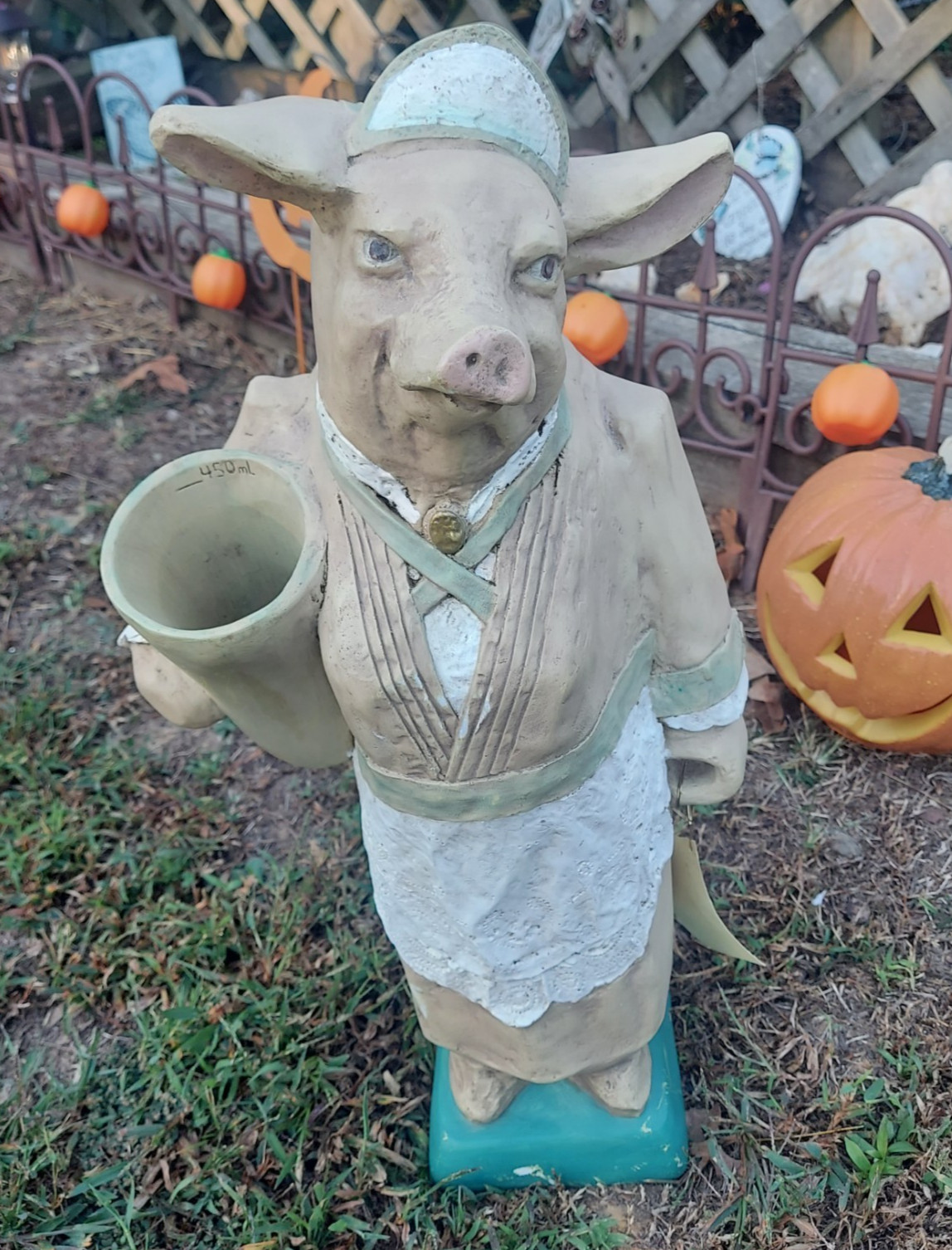 Mrs Buttercup Pig Garden Statue 22\ Mrs Buttercup Pig Garden Statue 22\