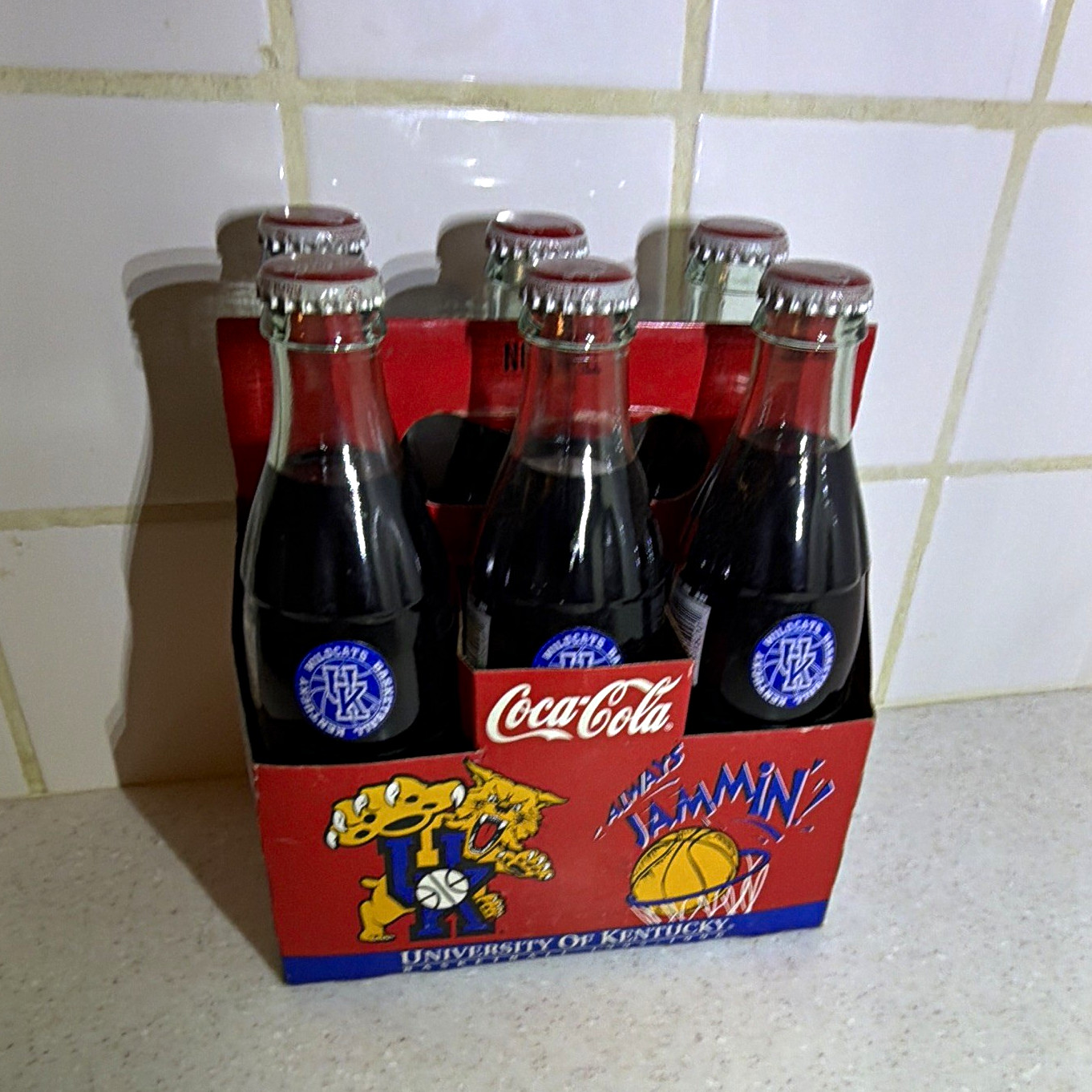 95/96 Coca-Cola Classic 6-Pack Bottle Carrier University of Kentucky Wildcats 95/96 Coca-Cola Classic 6-Pack Bottle Carrier University of Kentucky Wildcats