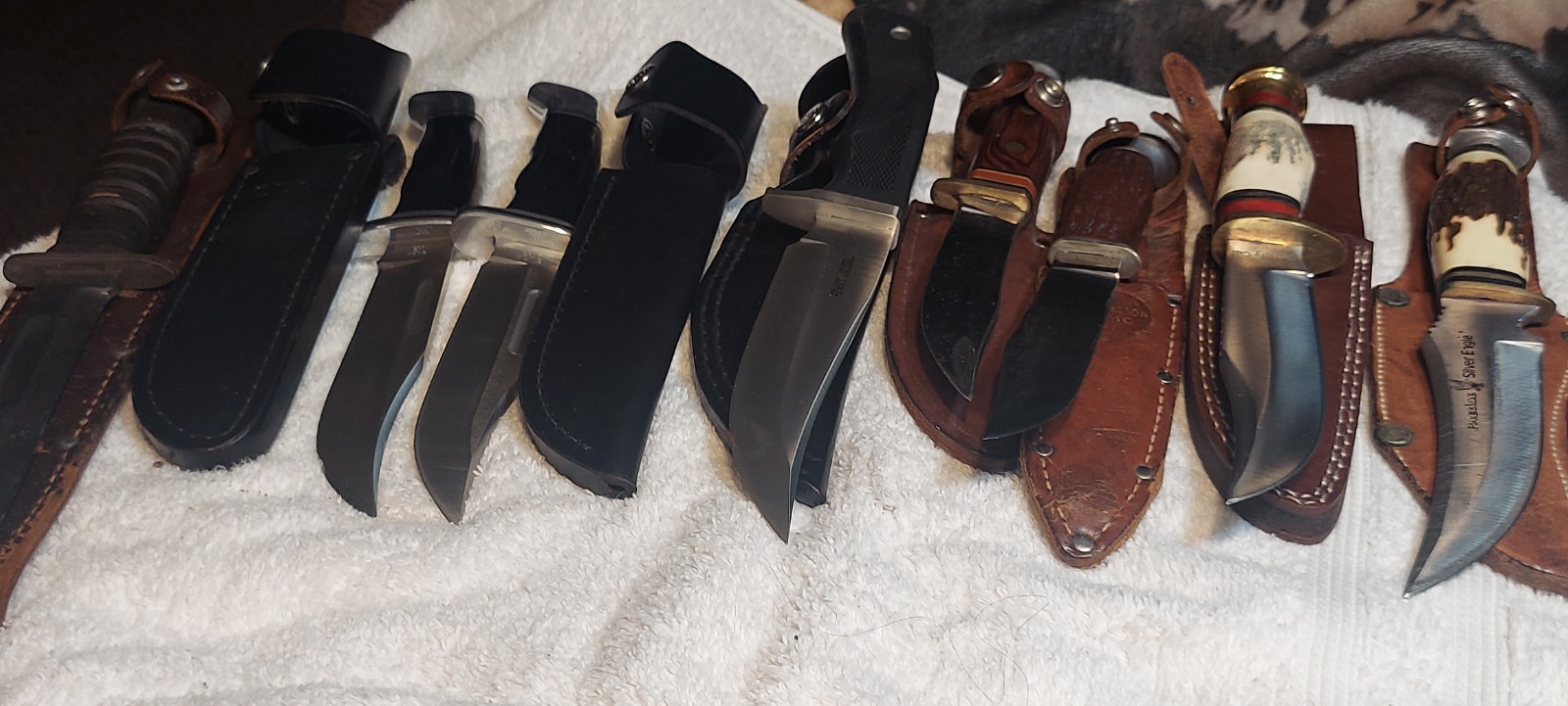 Remington & Others Lot Of 8 Vintage Fixblade Knives. All In Good Condition.