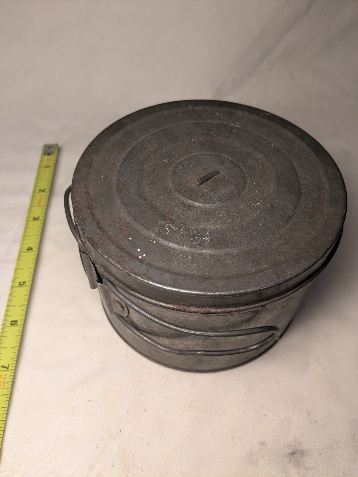 Antique Canteen with lid WWI era Antique Canteen with lid WWI era