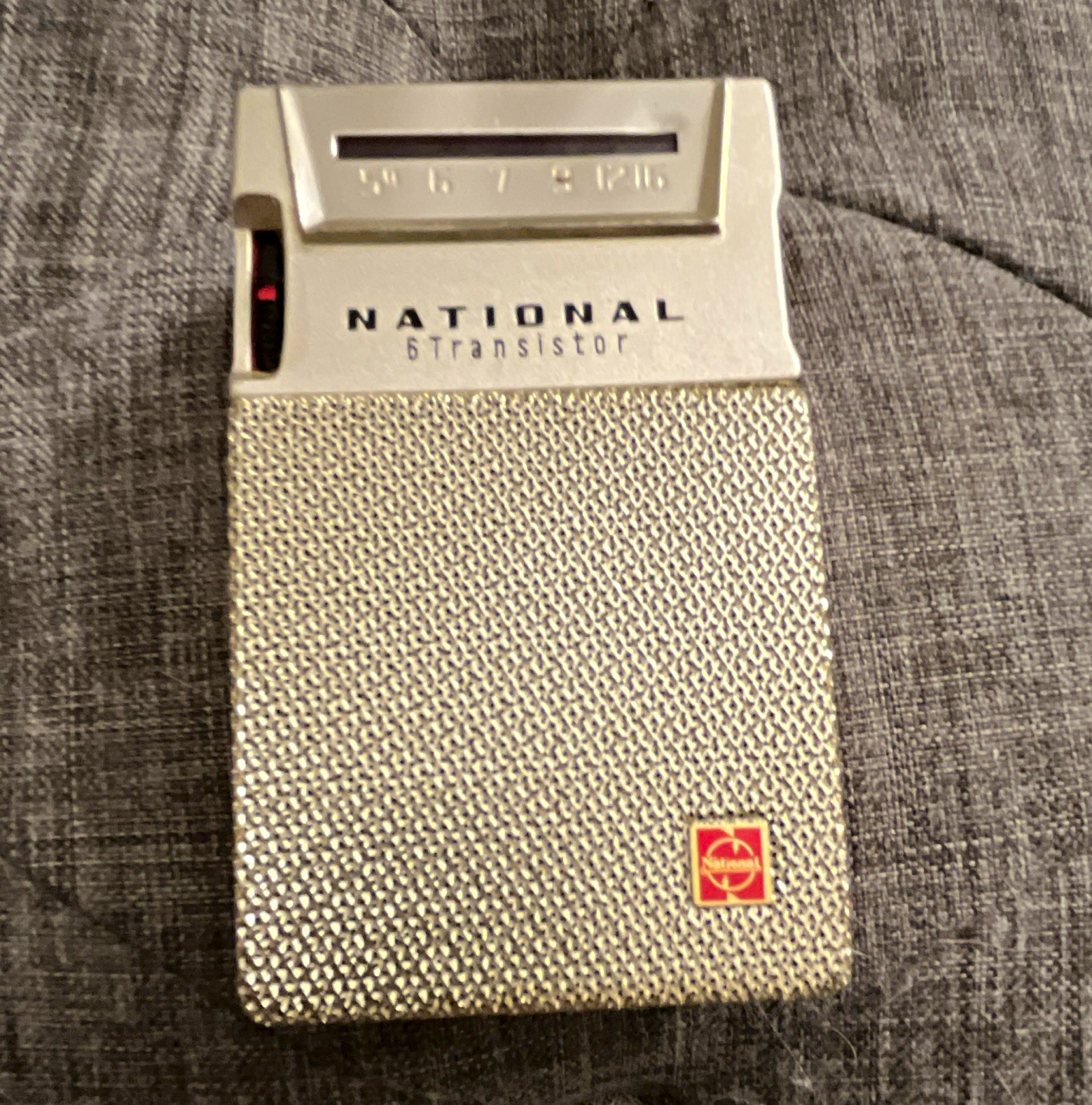 National 6-Transistor Portable Radio Made in Japan with Case.Circa 1960’s.