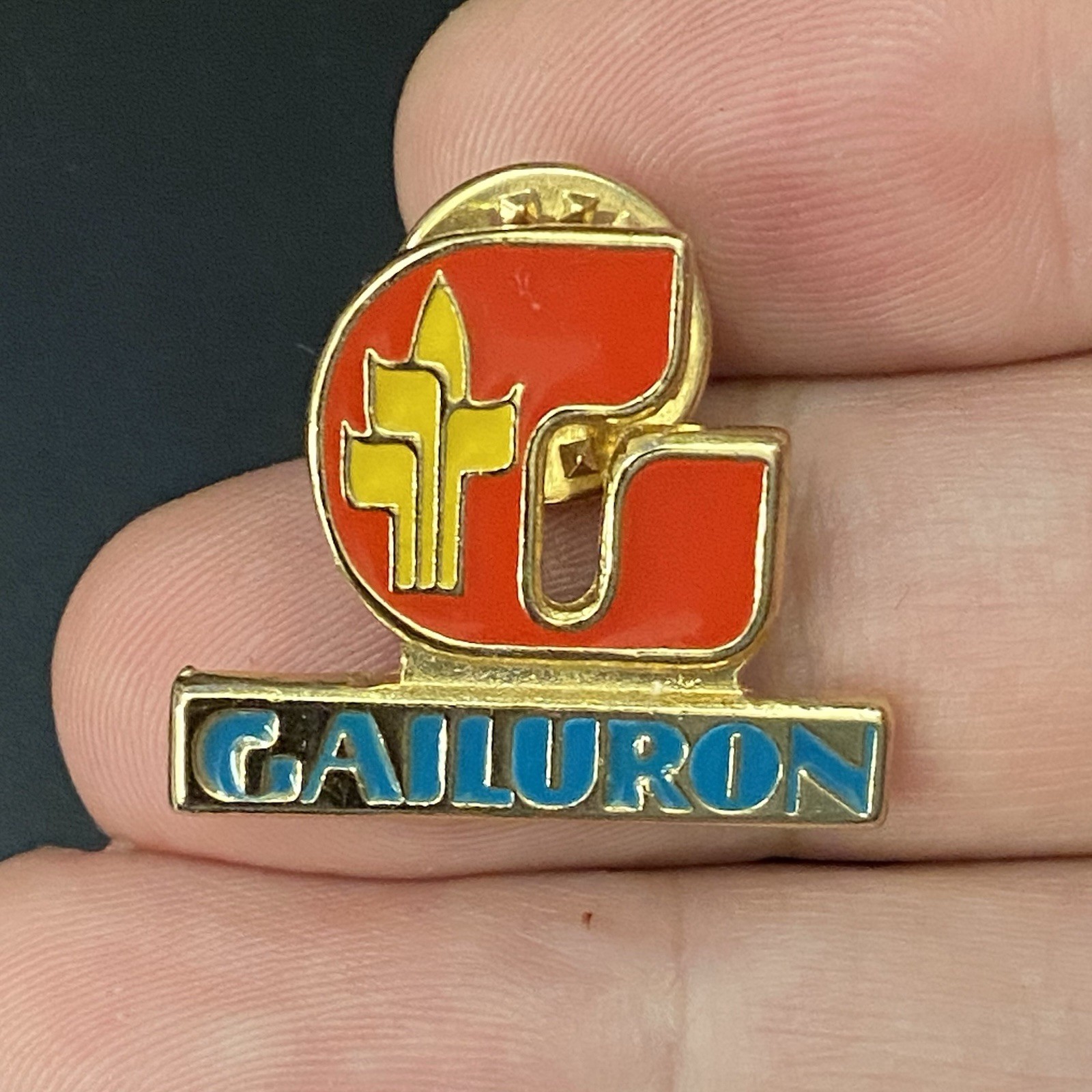 Vtg Gai-Luron Ski Center Quebec Canada Lapel Pin Souvenir Gailuron