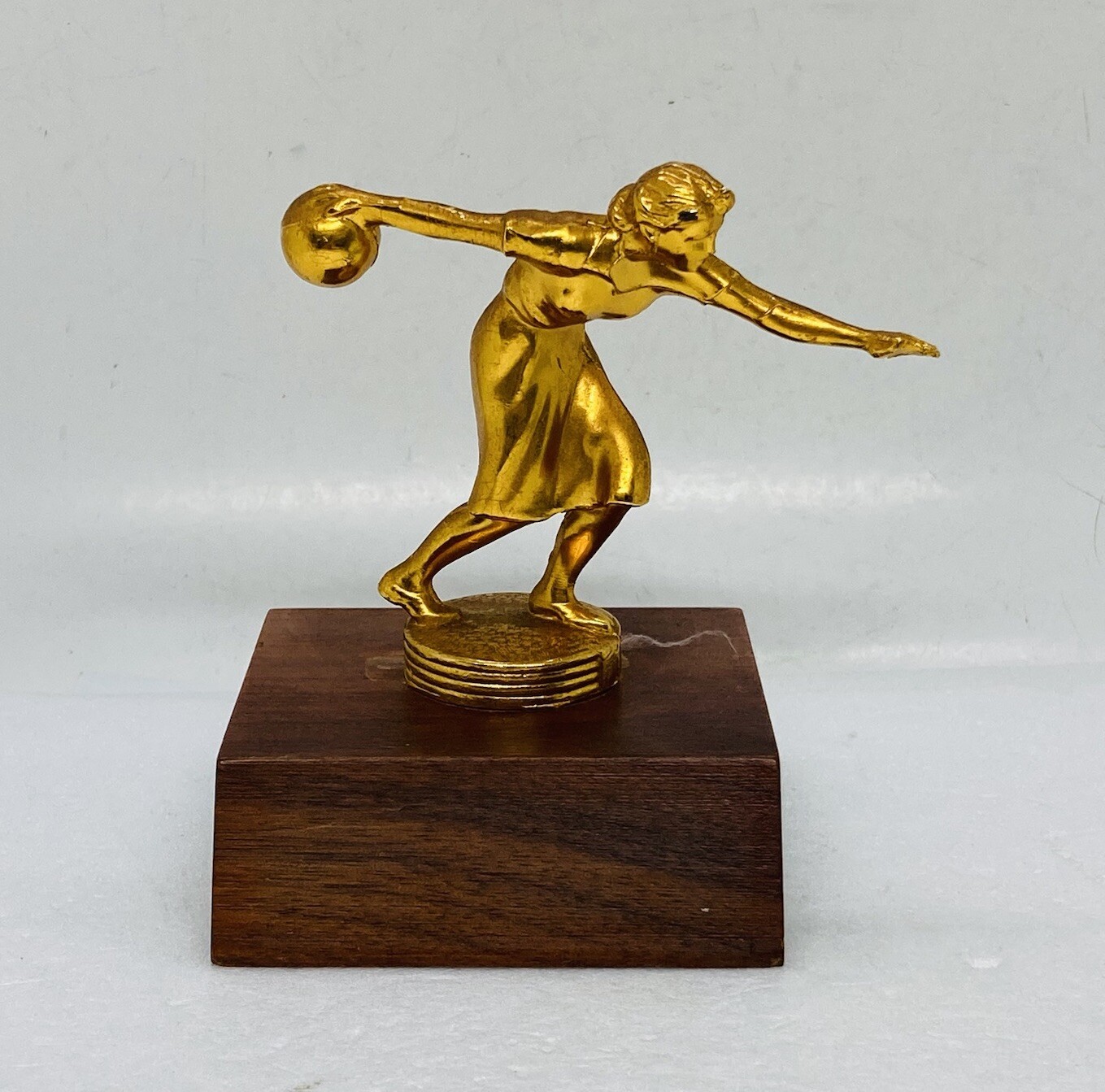 Vintage 1960s Solid Bronze Metal Woman Bowling Statue Fogurine 4.5” Art Decor 26 Vintage 1960s Solid Bronze Metal Woman Bowling Statue Fogurine 4.5” Art Decor 26