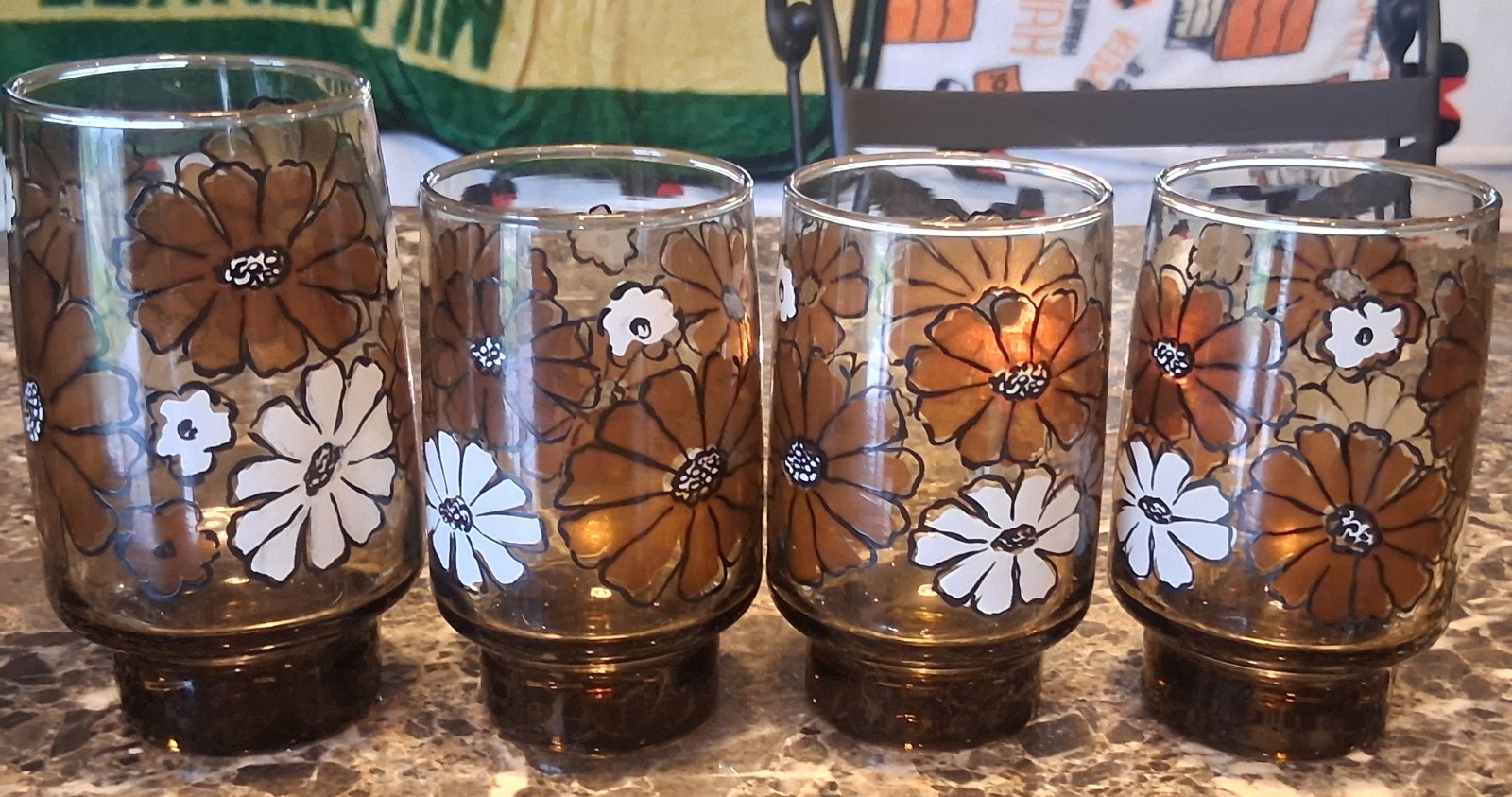 (4) 1970s Vintage Libbey Glasses Camellia Daisy Tawny Brown BARELY USED Perfect (4) 1970s Vintage Libbey Glasses Camellia Daisy Tawny Brown BARELY USED Perfect