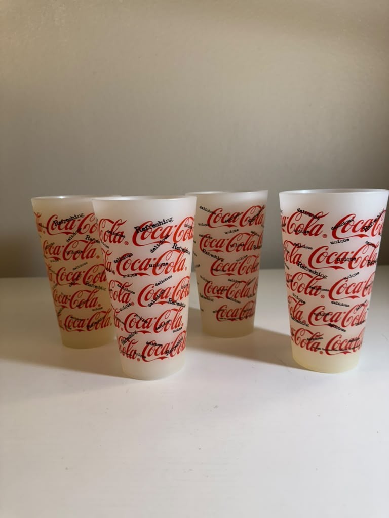 4 VINTAGE 1998  COCA-COLA Plastic Thermo-Serv 16oz. Pint Glass Tumbler Cups LOT