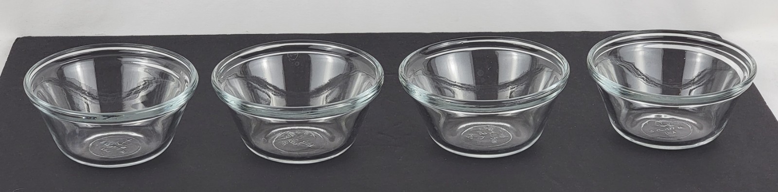 NEW Anchor Hocking Set of 4 Clear Glass Custard Baking Cups Ramekins 6 oz USA NEW Anchor Hocking Set of 4 Clear Glass Custard Baking Cups Ramekins 6 oz USA
