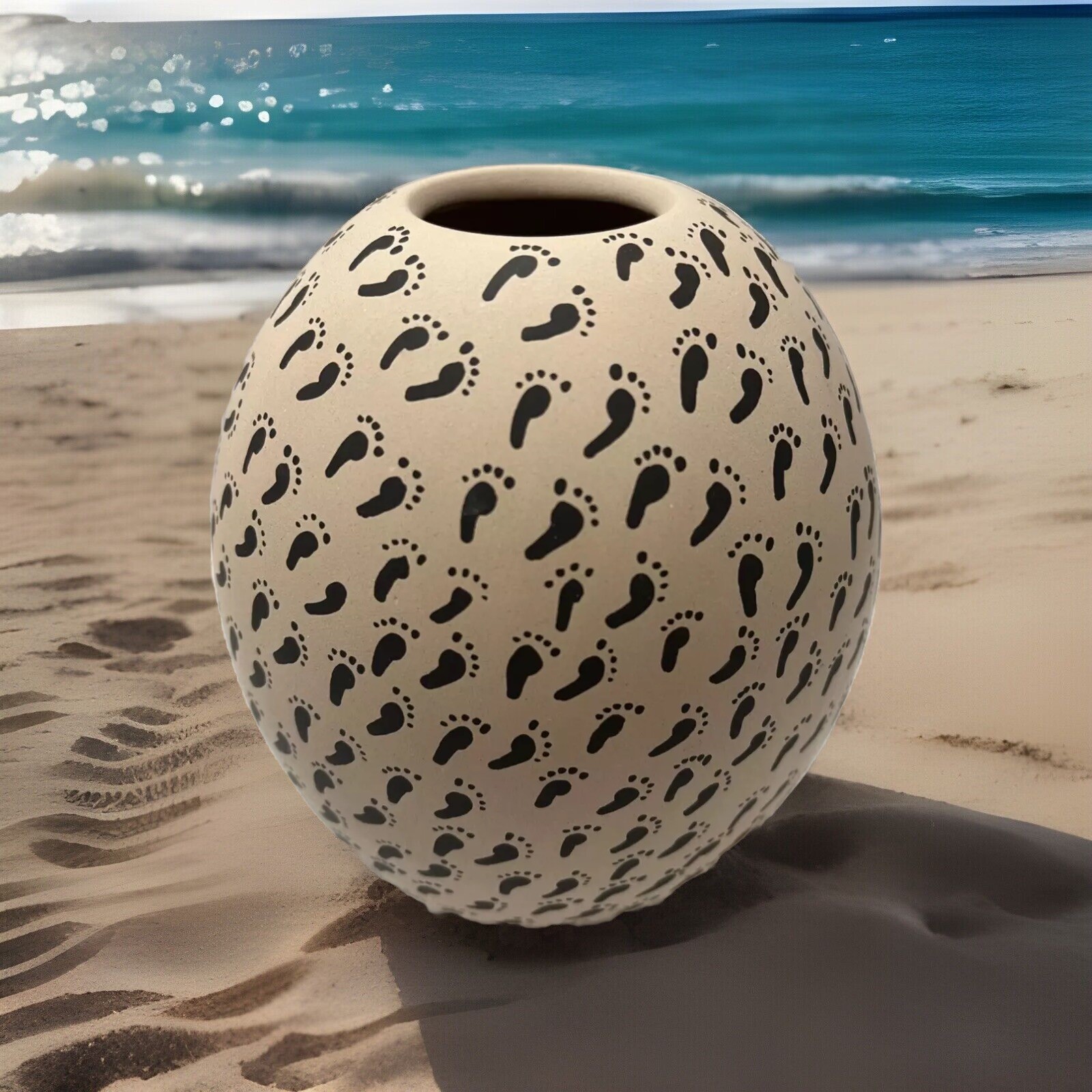 Mata Ortiz Pottery Diana Loya Vase Olla White Clay Barefoot Footprints Mexico Mata Ortiz Pottery Diana Loya Vase Olla White Clay Barefoot Footprints Mexico