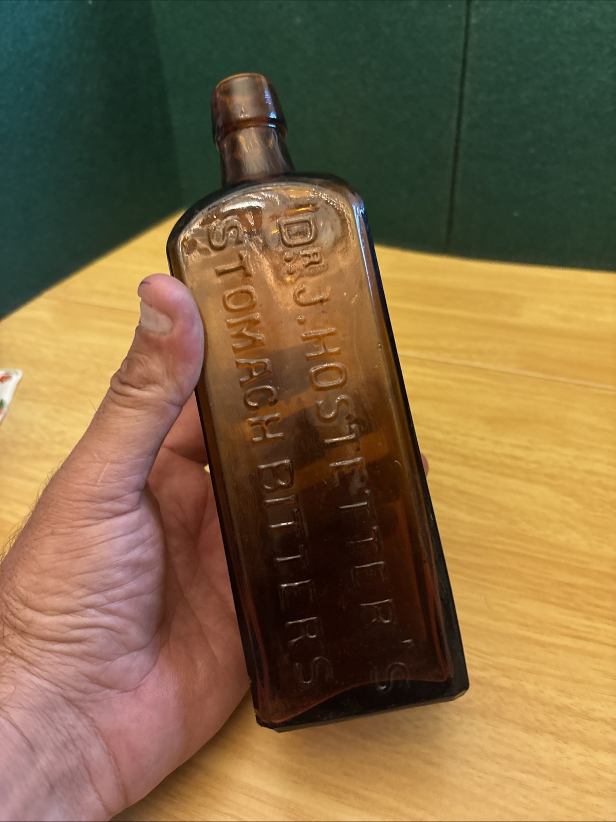 DR J HOSTETTER’S STOMACH BITTERS ANTIQUE BOTTLE APPLIED TOP