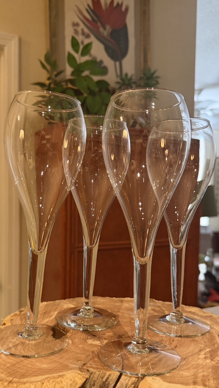 4 Veuve Clicquot Prestige Crystal Champagne Flutes - Tulip Glasses Hollow Stem
