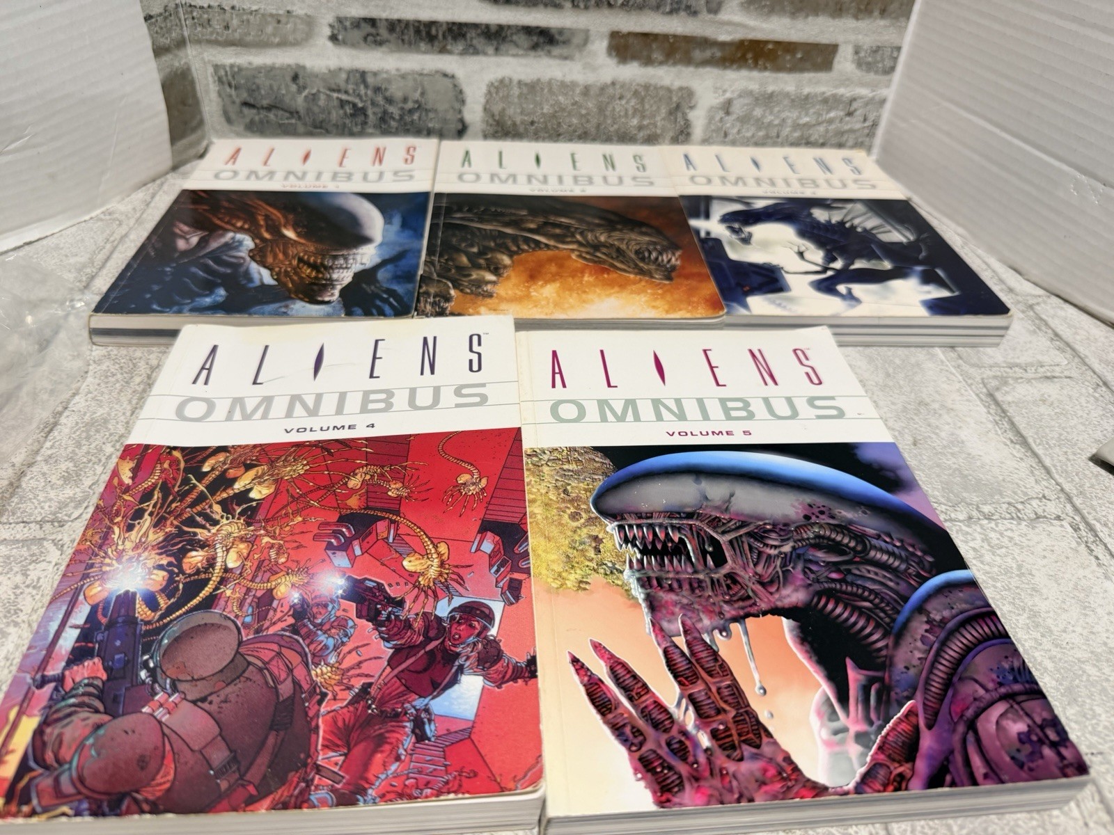 Aliens Omnibus Graphic Novels Set Volumes 1-5 Dark Horse TPB lot Rare