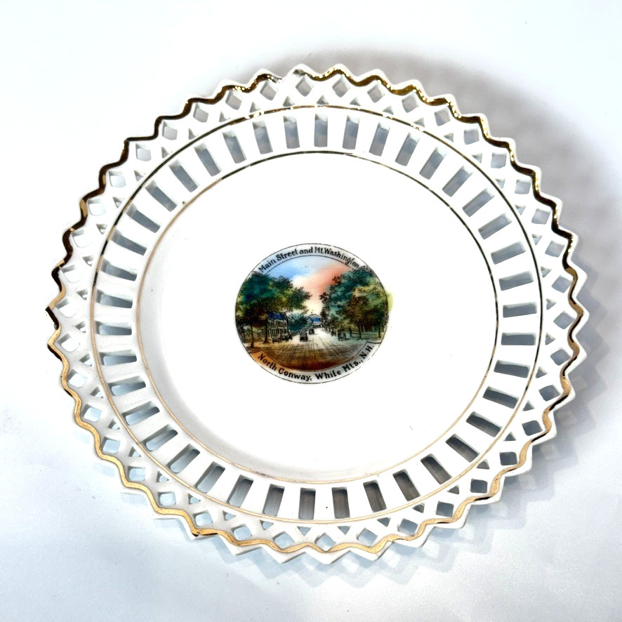 CONWAY - WHITE MTS NH NEW HAMPSHIRE Souvenir China TRINKET DISH PLATE