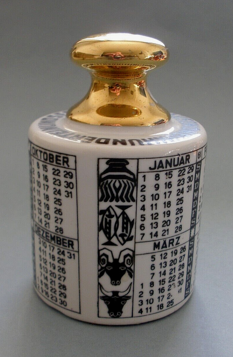 PIERO FORNASETTI MILANO PORCELAIN 1961 CALENDAR PAPERWEIGHT PIERO FORNASETTI MILANO PORCELAIN 1961 CALENDAR PAPERWEIGHT