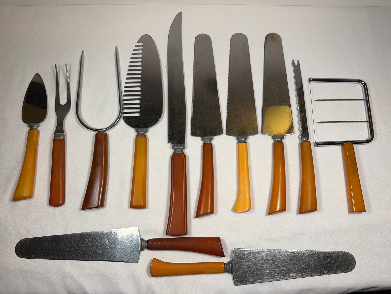 VTG Lot Of 12 Pc Various Color Bakelite Handle Serving Pieces Knives Cheese Etc