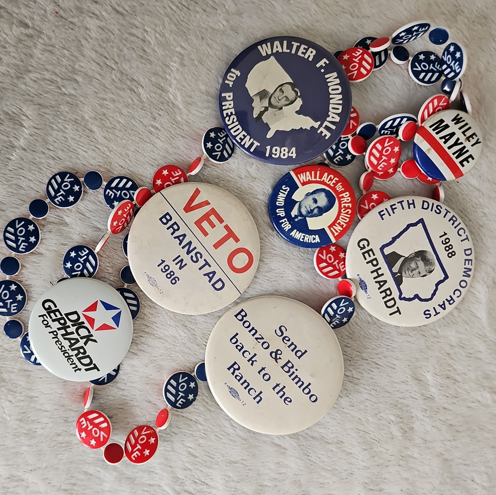 Vintage 7 Presidential  Campaign Buttons Pins Iowa National Vote Necklace 
