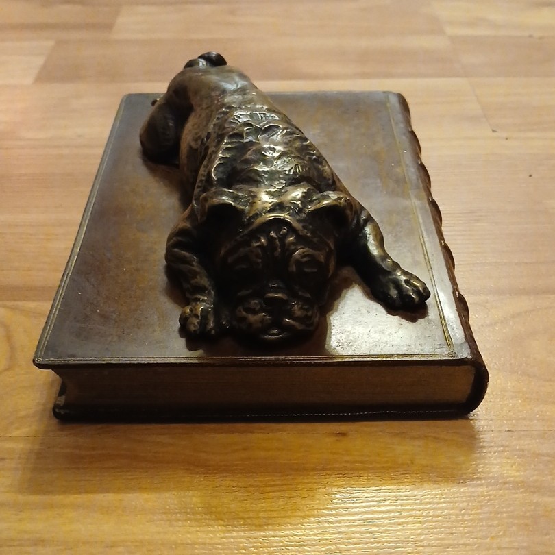 Vintage Metal Bulldog Figurine Sculpture on Book-Shaped Base, Brown Metallic 3D Vintage Metal Bulldog Figurine Sculpture on Book-Shaped Base, Brown Metallic 3D