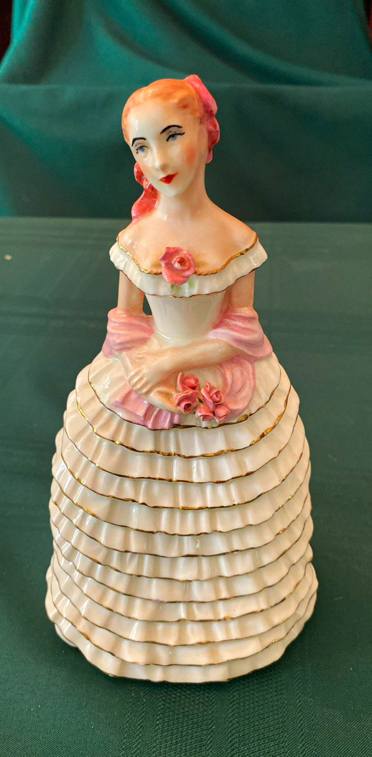 Vintage Hand Painted Porcelain Southern Belle Figurine Vintage Hand Painted Porcelain Southern Belle Figurine