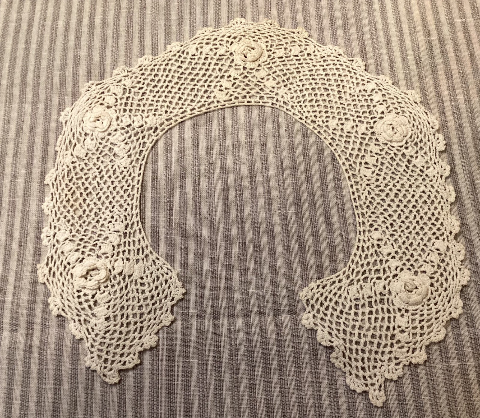 Antique Victorian Irish Crochet Roses Lace 3D Collar Ivory Floral Raisd Handmade Antique Victorian Irish Crochet Roses Lace 3D Collar Ivory Floral Raisd Handmade