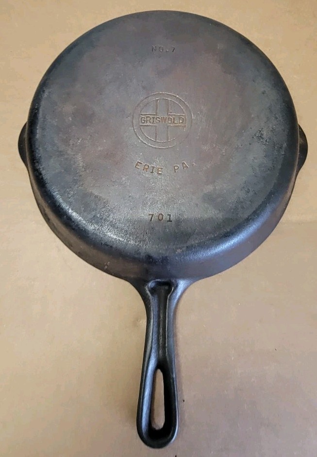 Vintage Griswold No 7 Cast Iron Skillet Small Block Logo 701 Erie PA