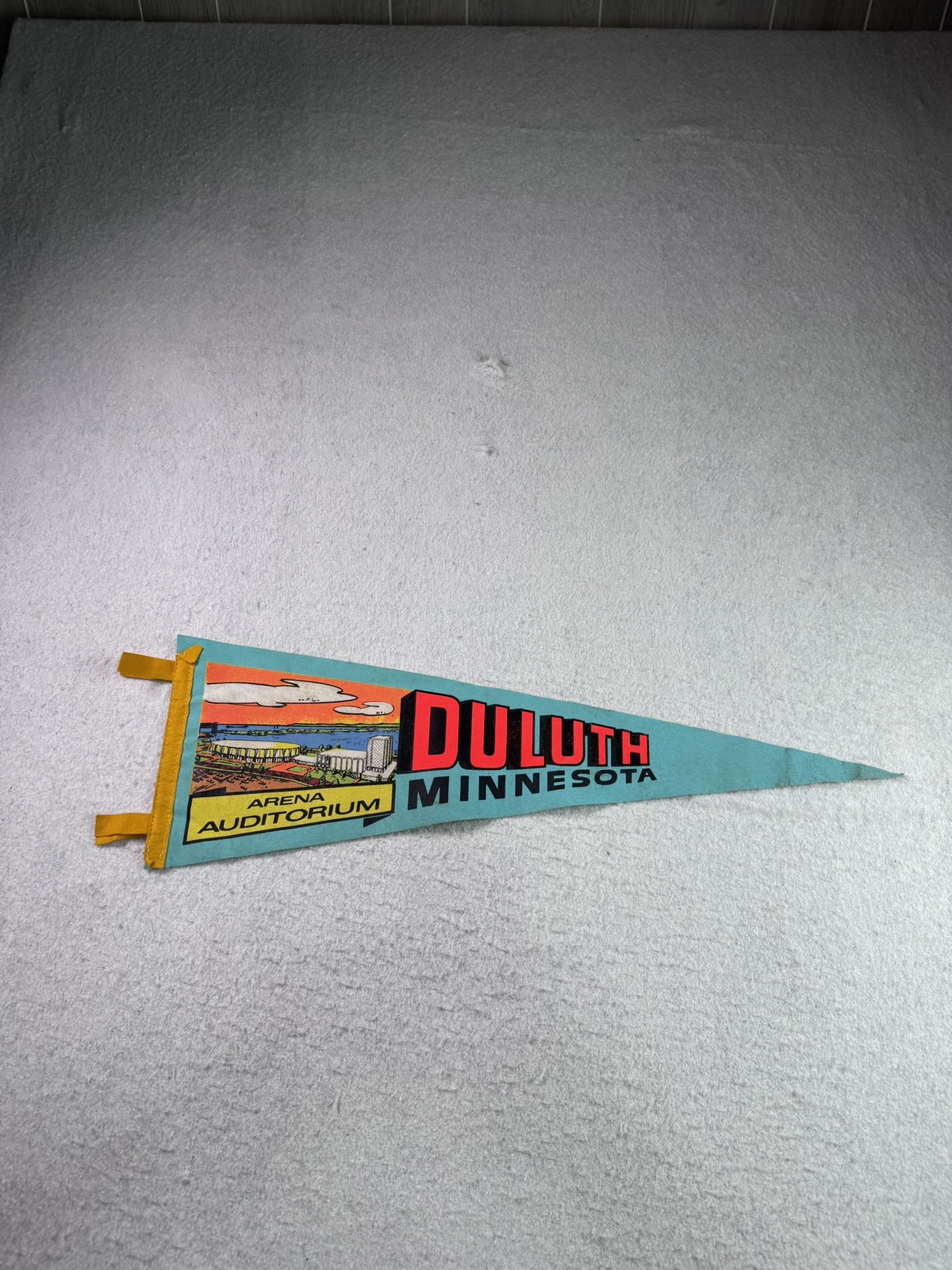 Vintage Duluth Minnesota Arena Auditorium Souvenir Felt Pennant Travel Flag Vintage Duluth Minnesota Arena Auditorium Souvenir Felt Pennant Travel Flag