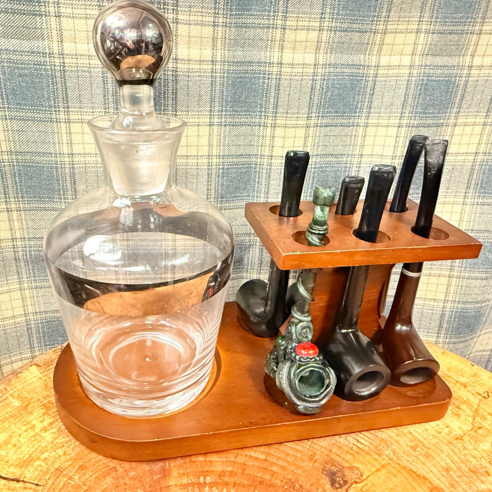 SIX Vintage Estate Pipes LOT with 6 Pipe Stand & Silver Gilded SCOTCH Decanter SIX Vintage Estate Pipes LOT with 6 Pipe Stand & Silver Gilded SCOTCH Decanter