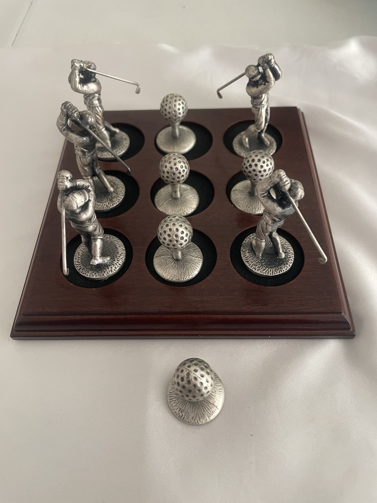 Pewter Golf Figurine Set TIC TAC Table Desk Design 5 Golfers 5 Balls WOOD BASE