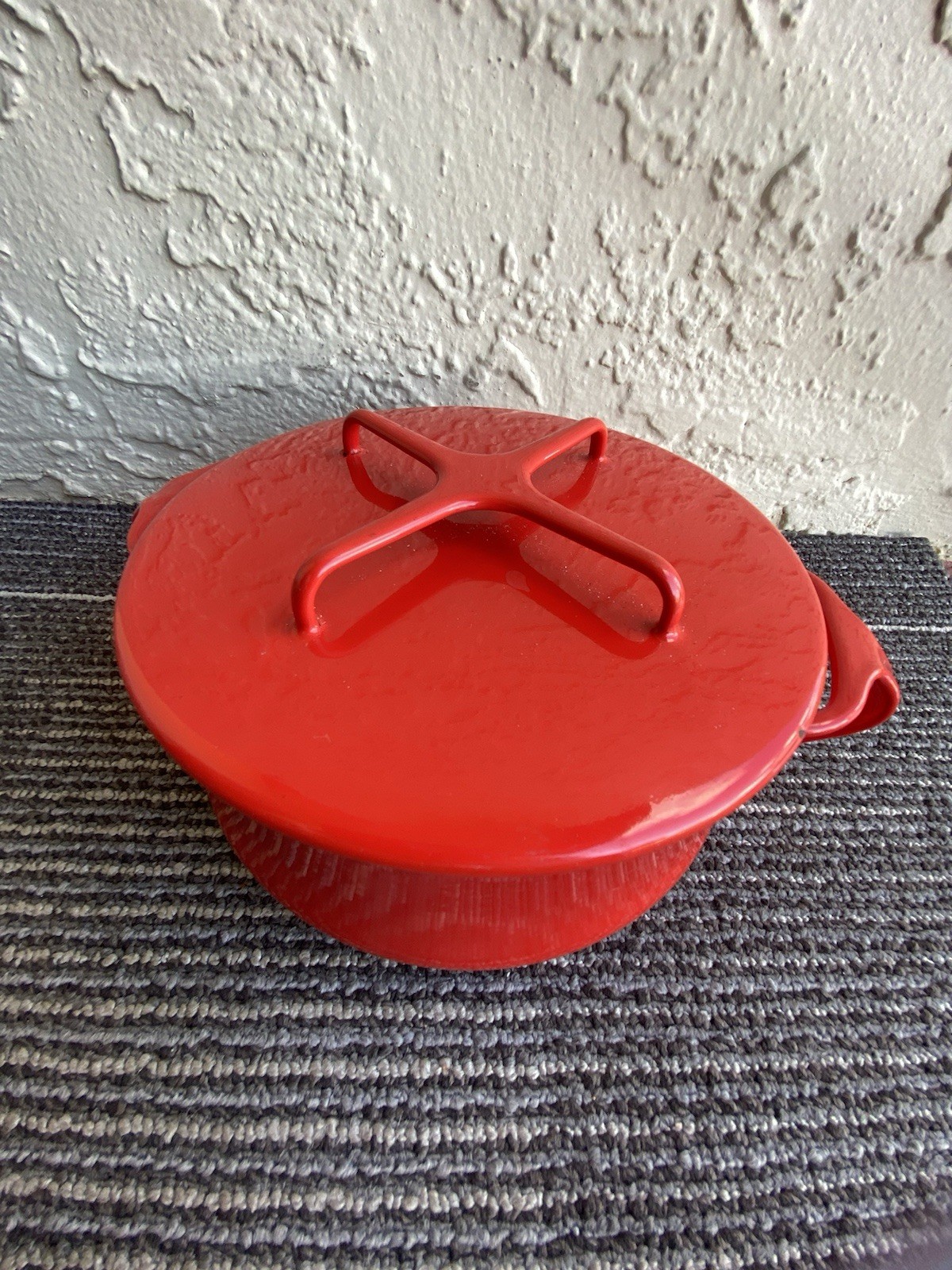 Vintage MCM Dansk 2 Quart Red Enamel Kobenstyle Casserole Dutch Oven Trivet Lid Vintage MCM Dansk 2 Quart Red Enamel Kobenstyle Casserole Dutch Oven Trivet Lid