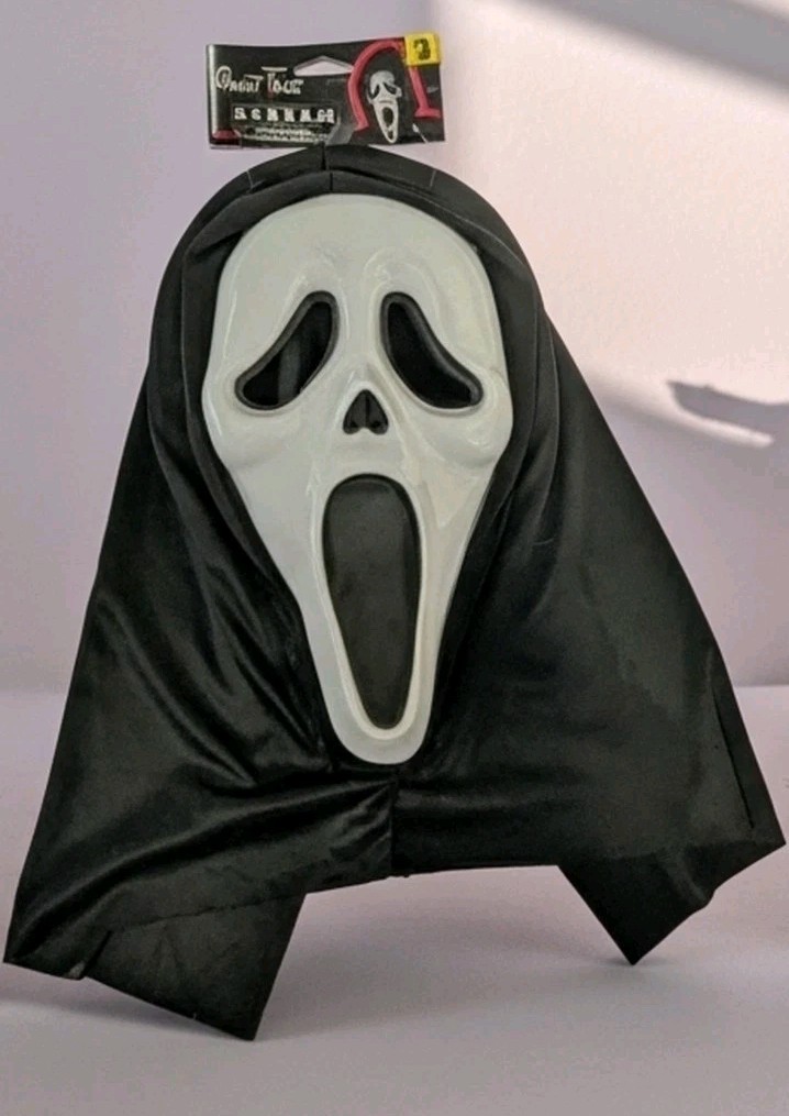 Rare 2012 Tagged Scream Ghost Face Mask Non Glow Easter Unlimited Funworld Rare 2012 Tagged Scream Ghost Face Mask Non Glow Easter Unlimited Funworld