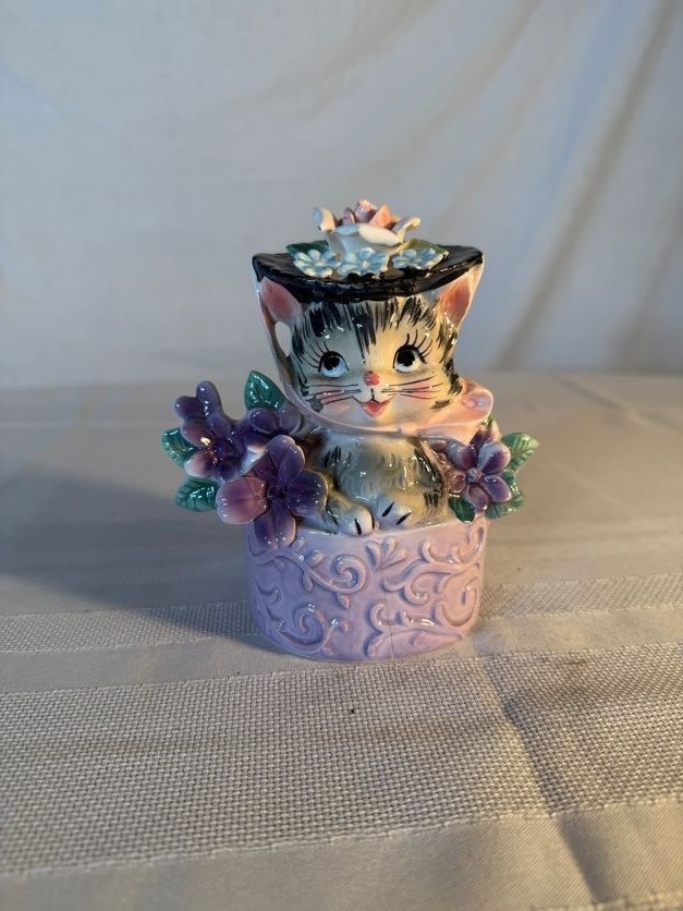 Lefton 1950s Miss Priss kitty planter/vase Lefton 1950s Miss Priss kitty planter/vase