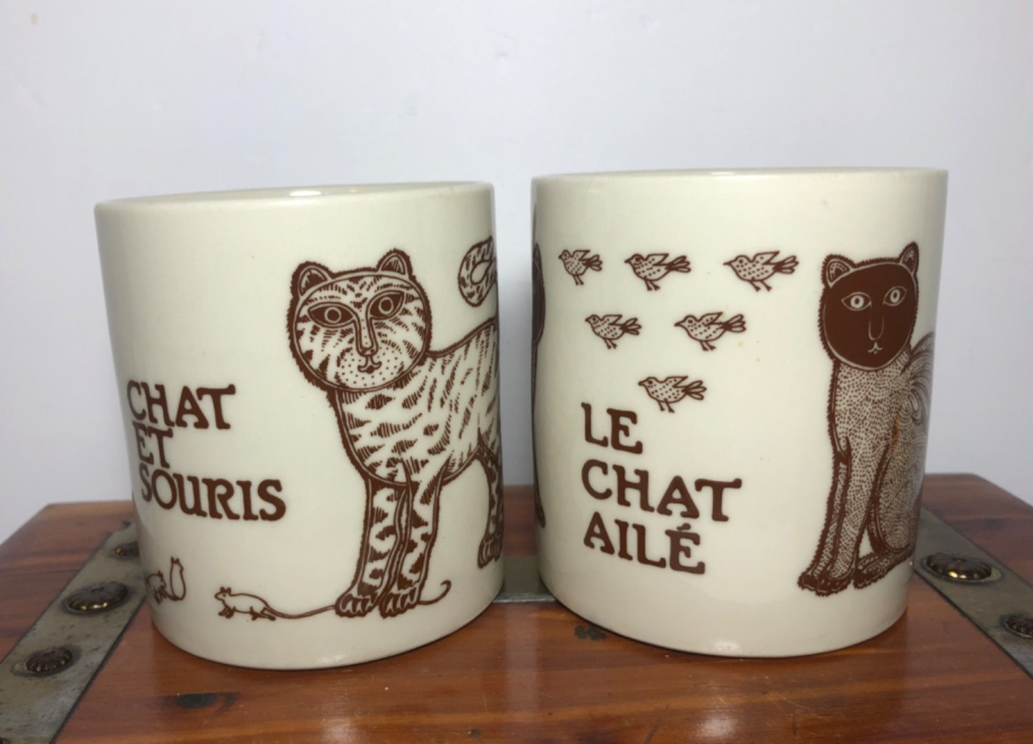 Set of 2 - Vintage Taylor & Ng Brown Cat CHAT ET SOURIS & LE CHAT AILE 197O\'S