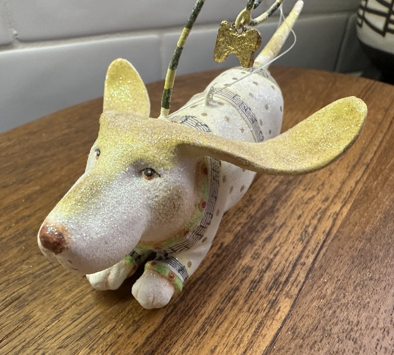 Whimsical Dept 56 Patience Brewster Krinkles Joyful Bassett Hound Ornament EUC
