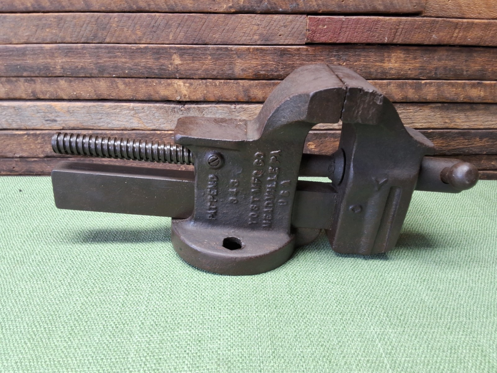 VINTAGE YOST MFG CO. NO 343 BENCH VISE MADE IN USA MEADVILLE PA. SOLID VISE VINTAGE YOST MFG CO. NO 343 BENCH VISE MADE IN USA MEADVILLE PA. SOLID VISE