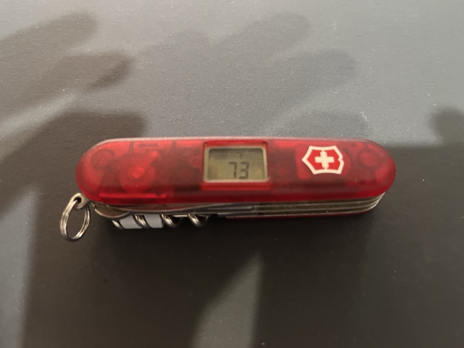 Victorinox Altimeter 91mm Swiss Army Knife Translucent Red Vintage Super Clean. Victorinox Altimeter 91mm Swiss Army Knife Translucent Red Vintage Super Clean.