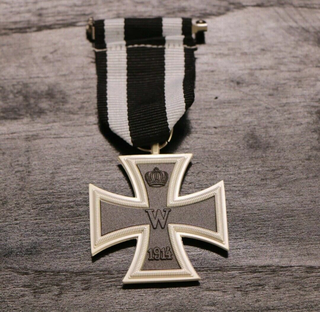 WWI Germany 1914 1813 Iron Cross 2nd Class German Medal W Ribbon W Box Replica WWI Germany 1914 1813 Iron Cross 2nd Class German Medal W Ribbon W Box Replica