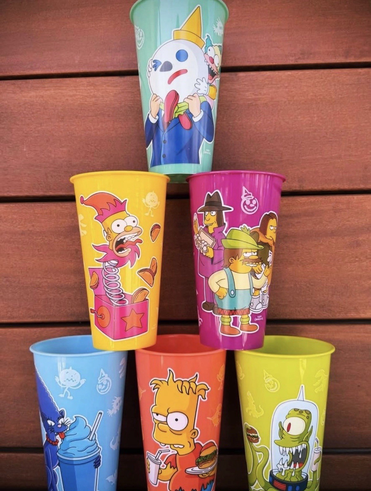 Jack in The Box Simpsons Collectable Glow In The Dark Cups 6pc FULL SET & Box Jack in The Box Simpsons Collectable Glow In The Dark Cups 6pc FULL SET & Box