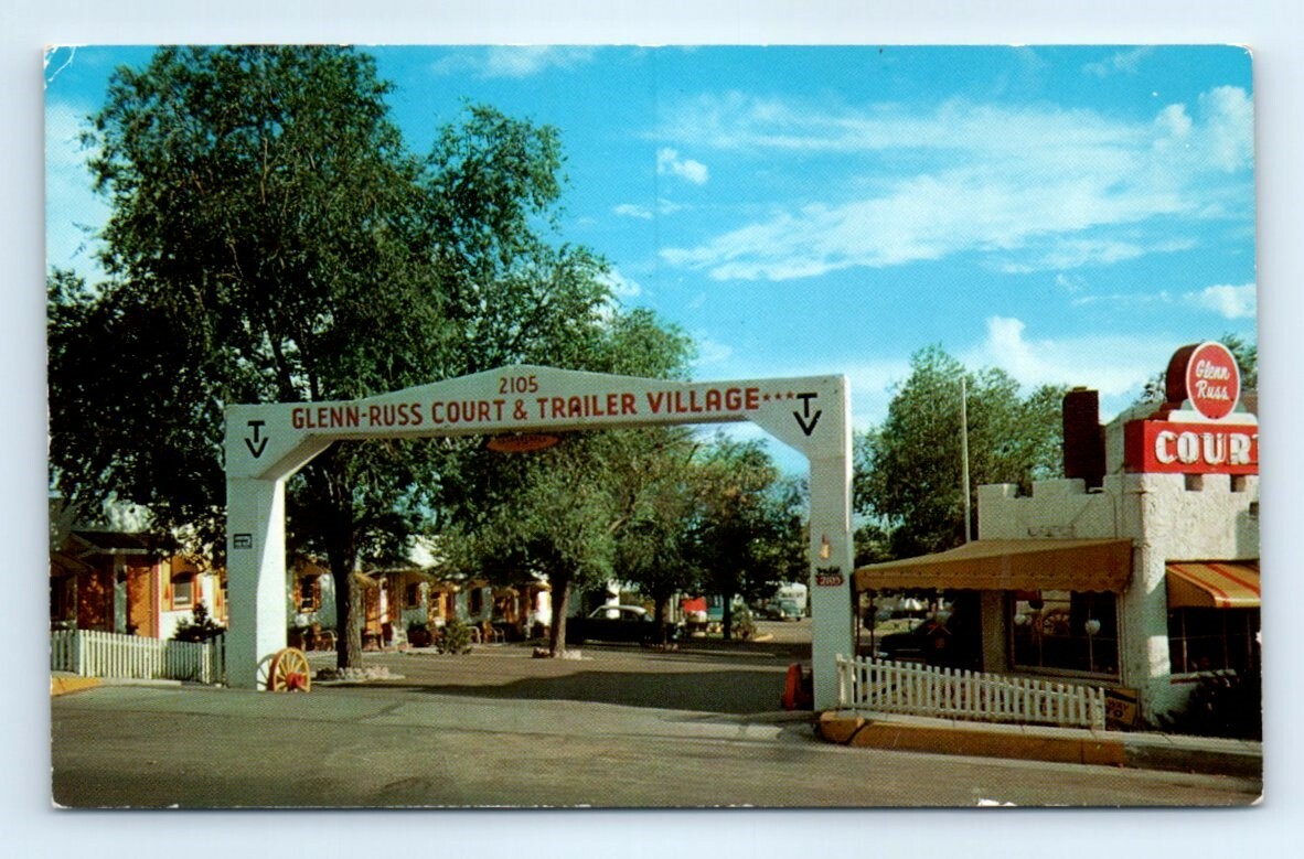 Postcard CO Colorado Springs Glenn Russ Court Photo View Vtg I10 Postcard CO Colorado Springs Glenn Russ Court Photo View Vtg I10