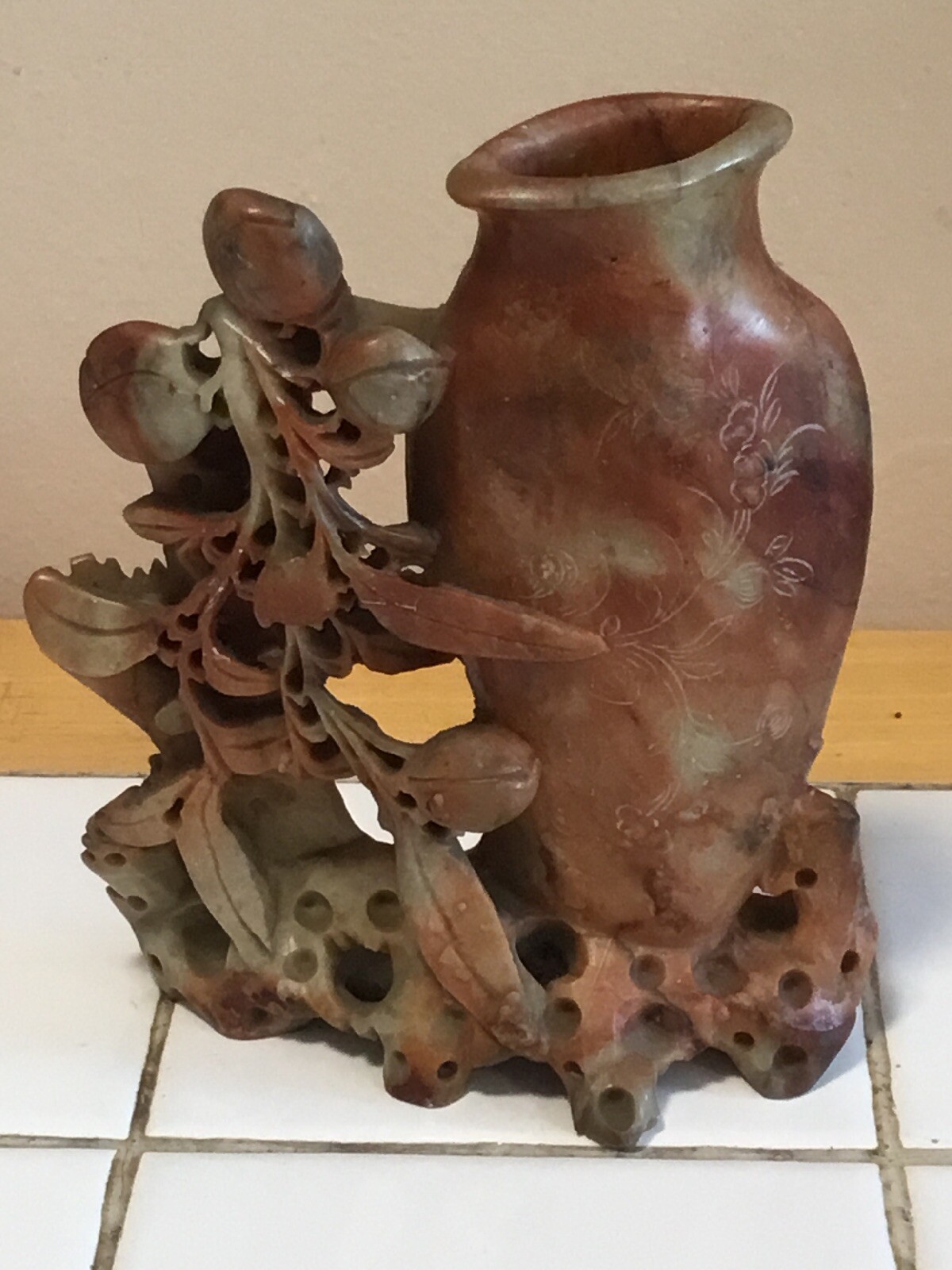 Beautiful Vintage Chinese Hand Carved Soapstone Vase