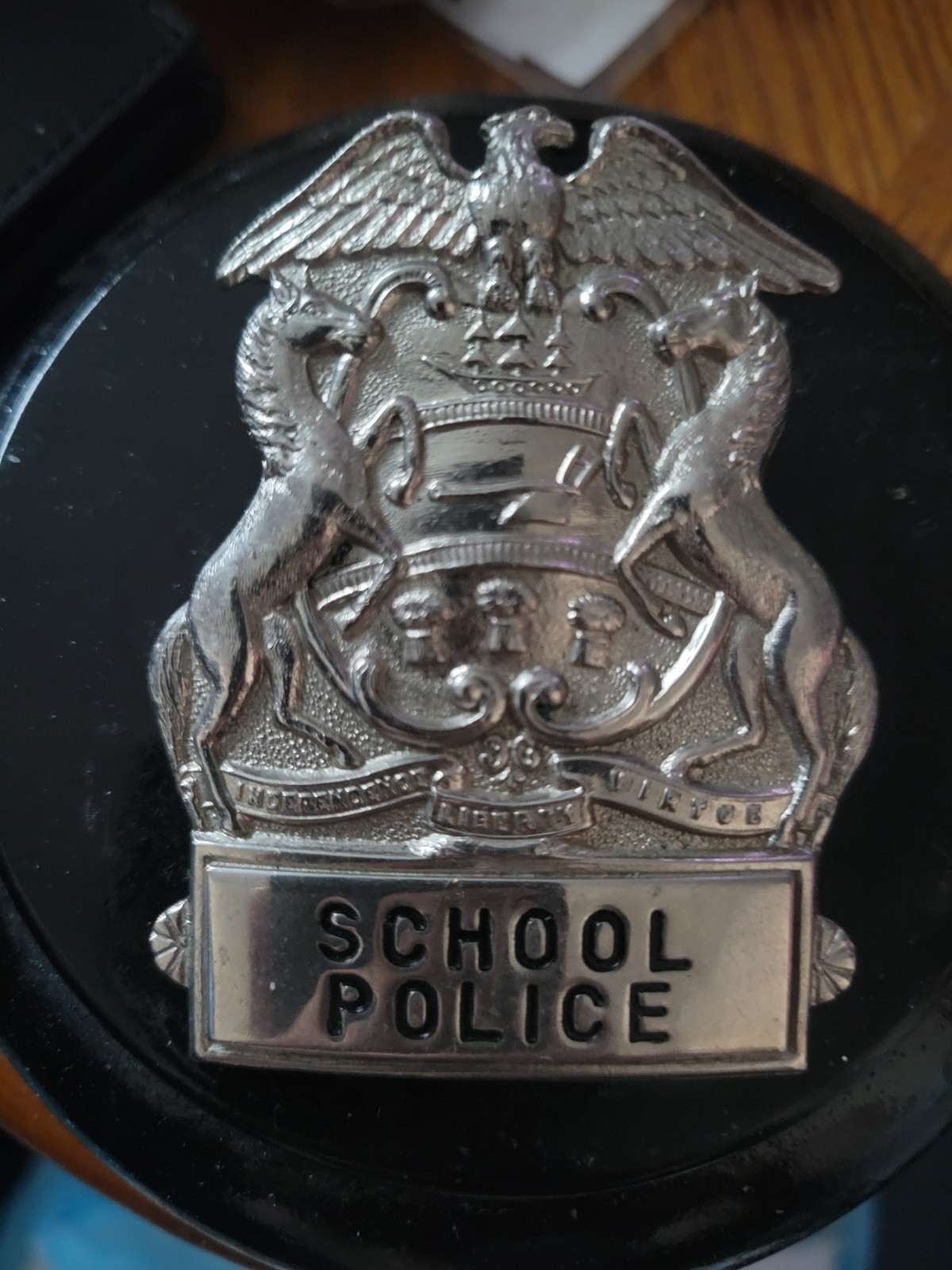 VINTAGE & OBSOLETE COMMONWEALTH OF PA. SCHOOL POLICE HAT BADGE
