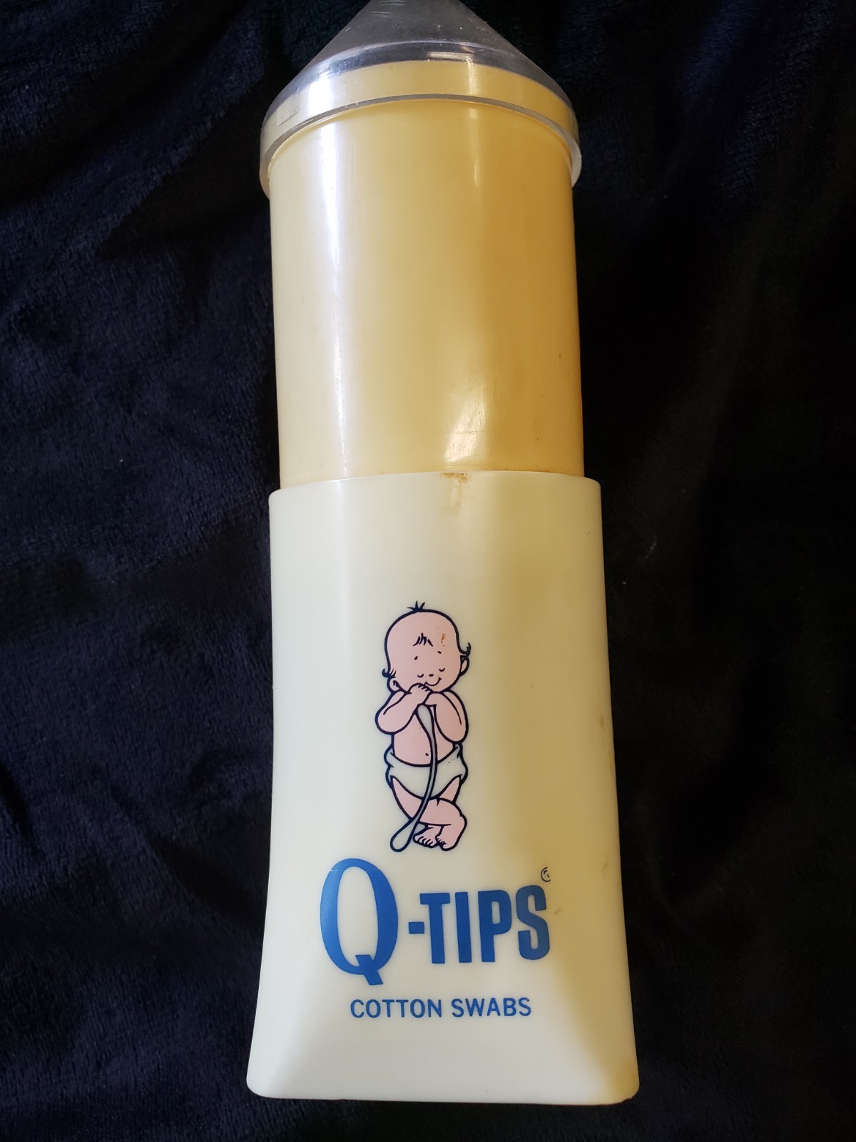 Vintage Q- Tip Cotton Swab Plastic Dispenser Vintage Q- Tip Cotton Swab Plastic Dispenser