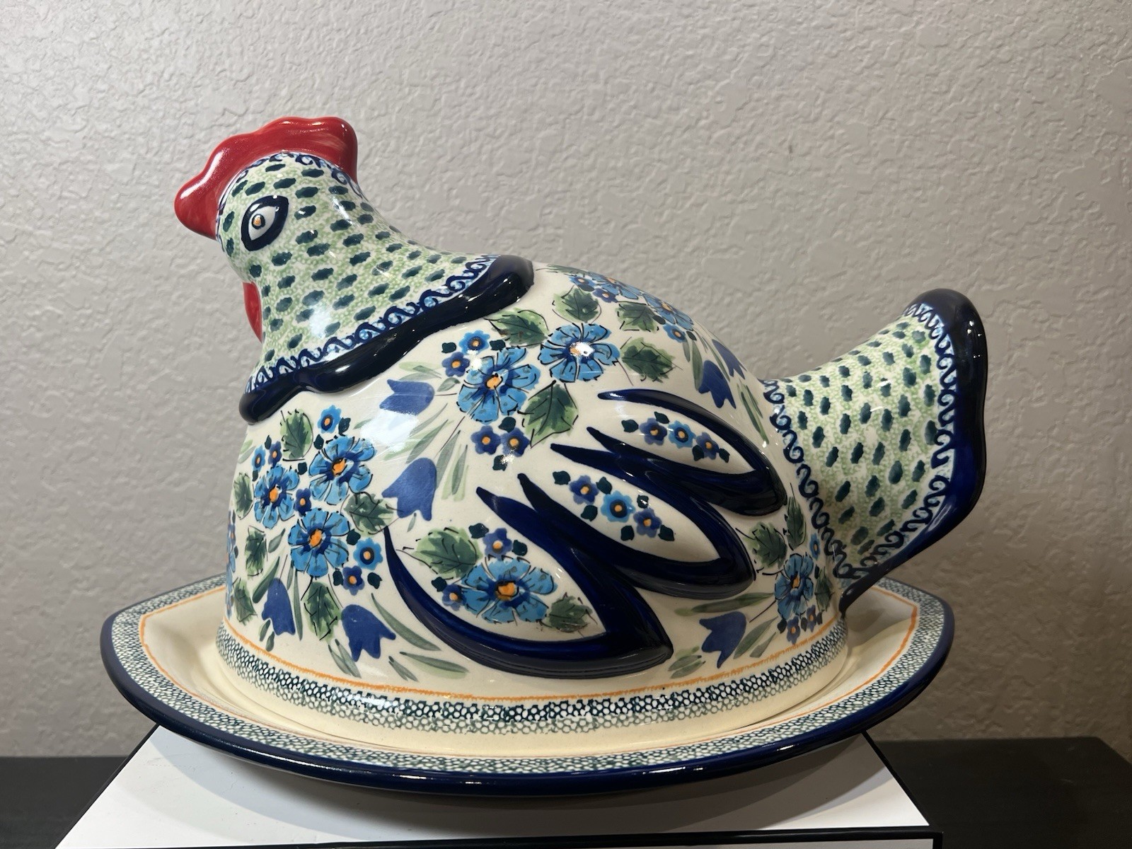 Rare Unikat Hand Painted Polish Pottery Dish W/ Hen Cover Signed By The Artist Rare Unikat Hand Painted Polish Pottery Dish W/ Hen Cover Signed By The Artist