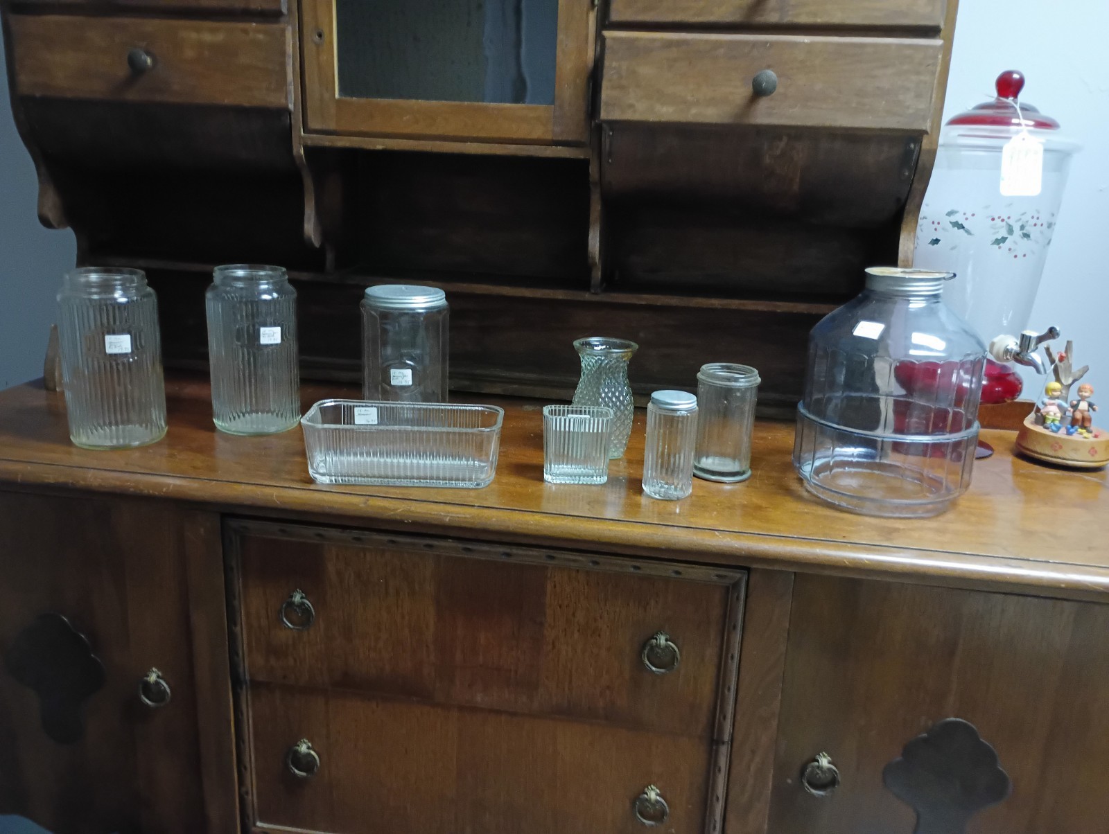 Hoosier Glass Ensemble Detail Out Your Retro Kitchen With Authentic Pieces Hoosier Glass Ensemble Detail Out Your Retro Kitchen With Authentic Pieces