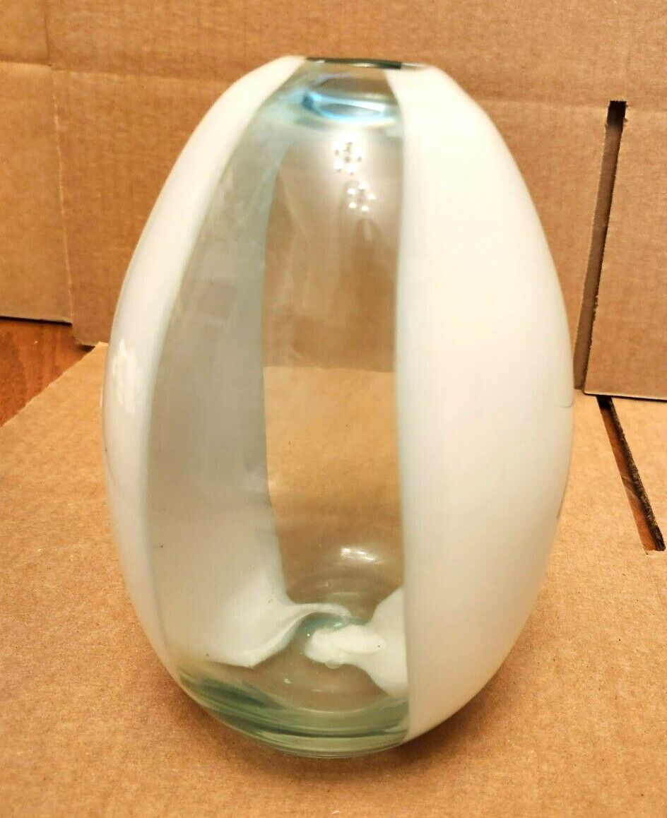 Attractive Green Swirly Glass Egg Vase H 7.5” W 2.5” base home decor collectible