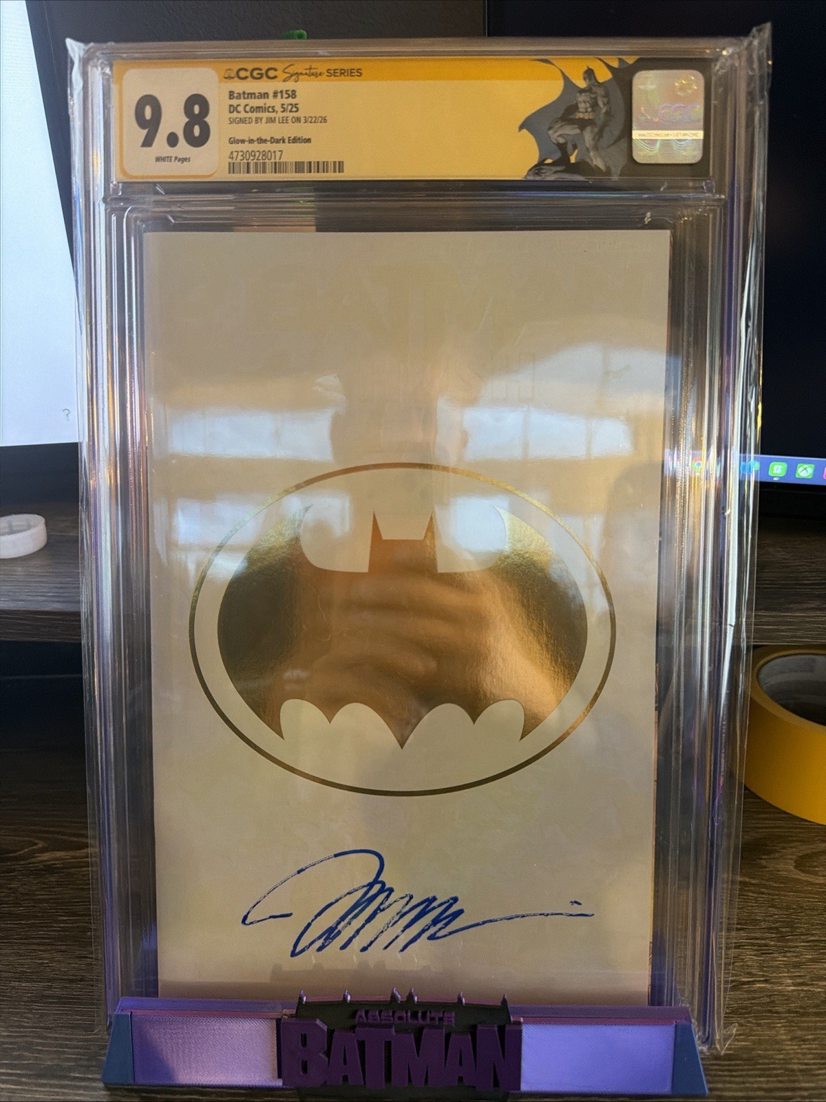 Batman #158 - Glow in the Dark Foil Cover - Signed by Jim Lee - CGC SS 9.8 Batman #158 - Glow in the Dark Foil Cover - Signed by Jim Lee - CGC SS 9.8