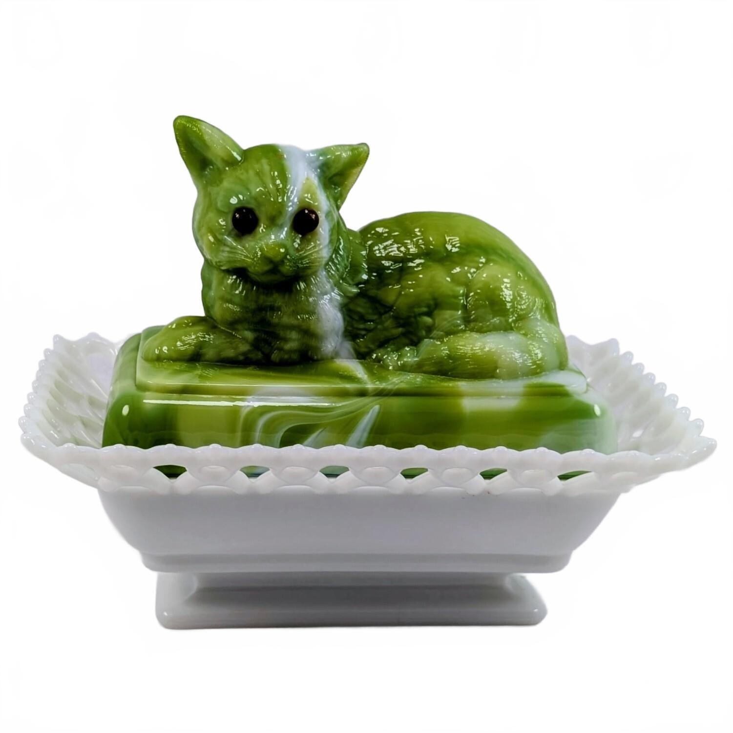 Vtg Westmoreland Green & White Milk Glass Slag Lacy-base Covered Cat Dish